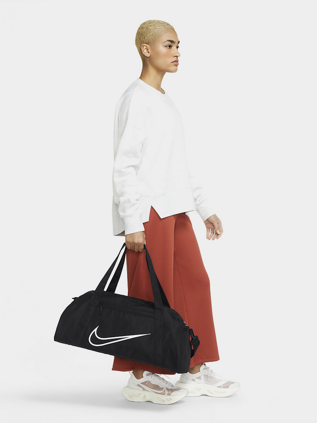 Дорожная сумка NIKE Gym Club модель DA1746-010 Фото