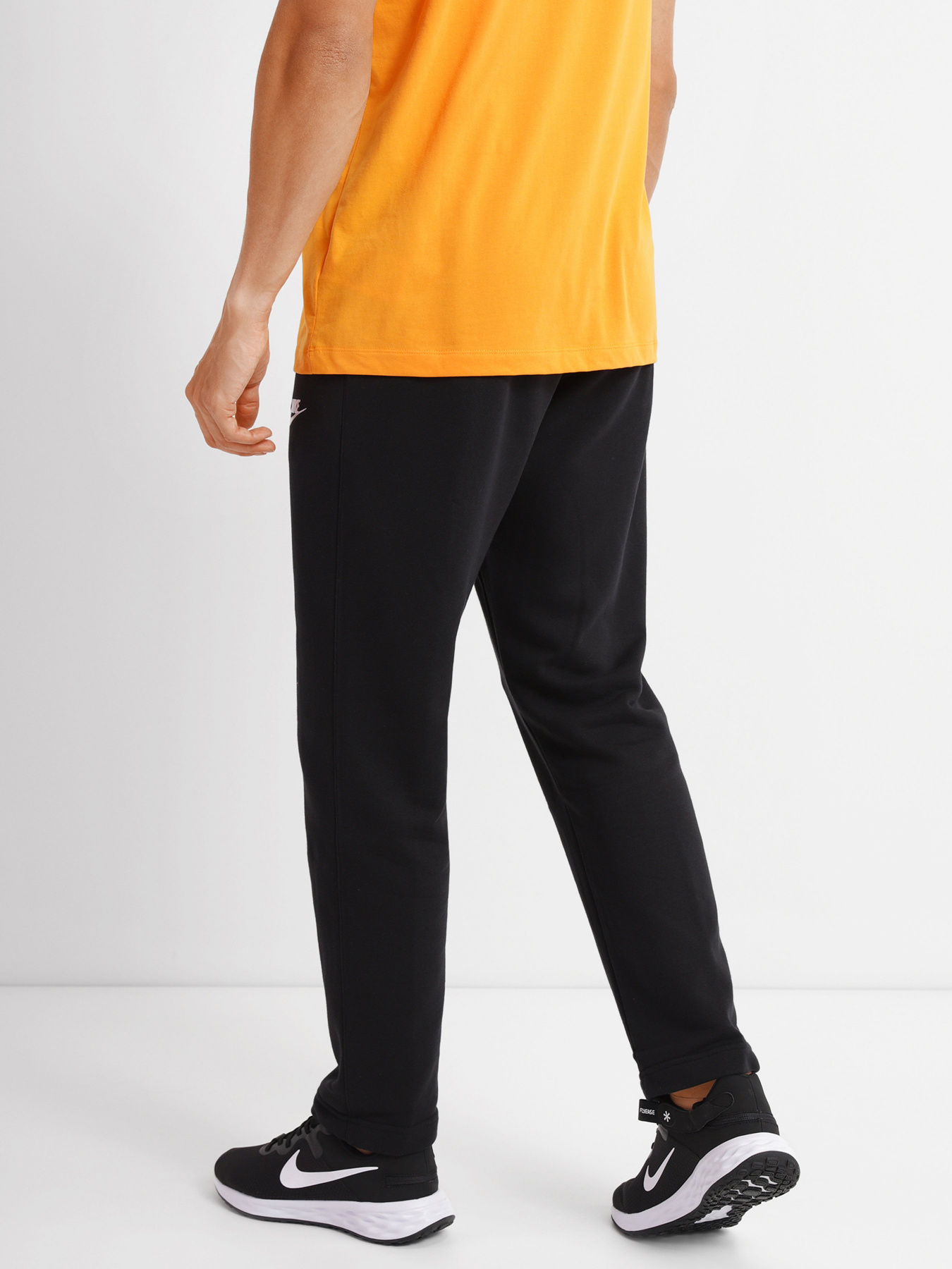 Спортивні штани NIKE SPORTSWEAR CLUB модель BV2713-010 Спортивні штани NIKE SPORTSWEAR CLUB модель BV2713-010 Фото