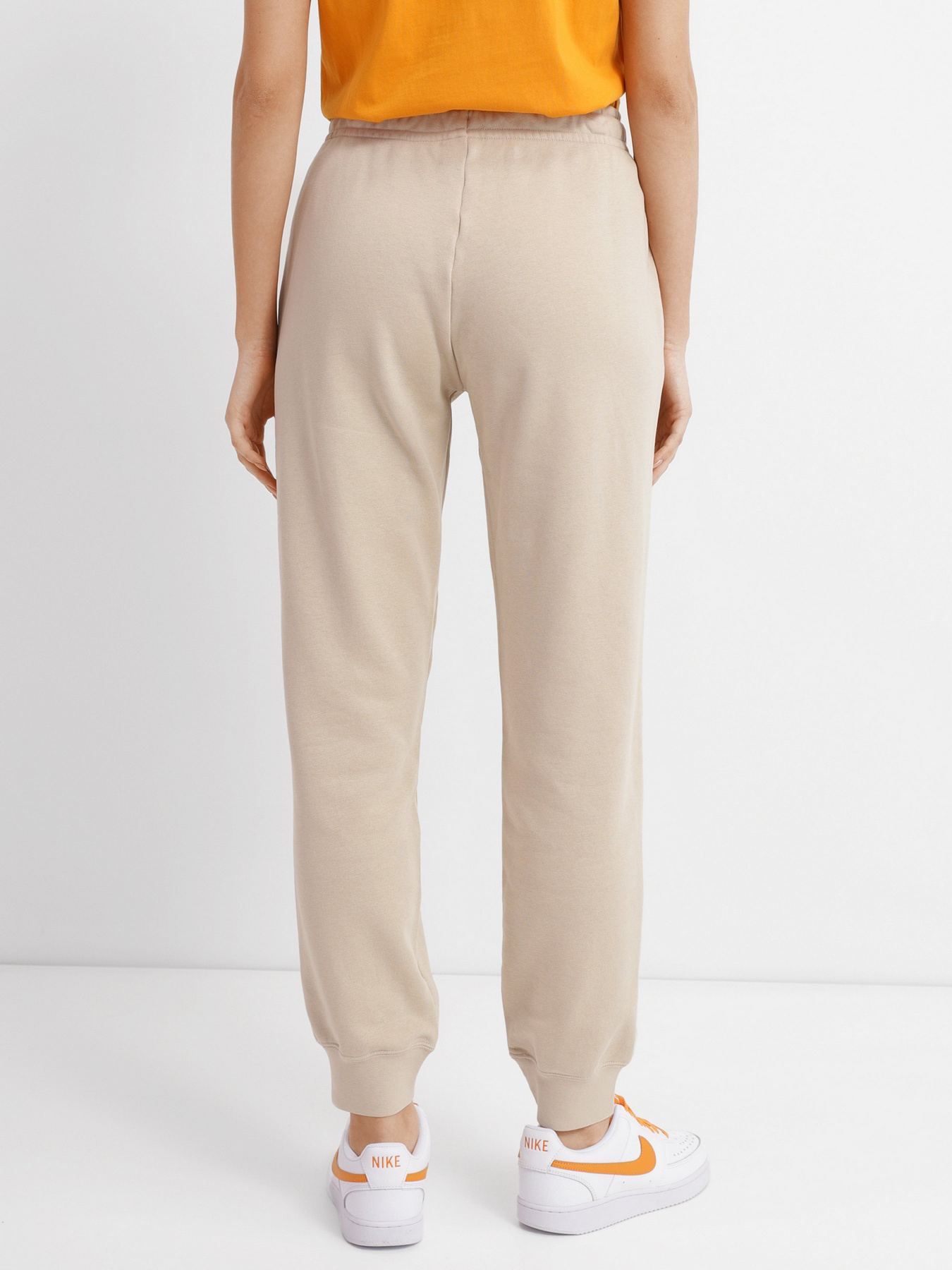 Спортивні штани NIKE Sportswear Essential модель BV4095-206 Фото