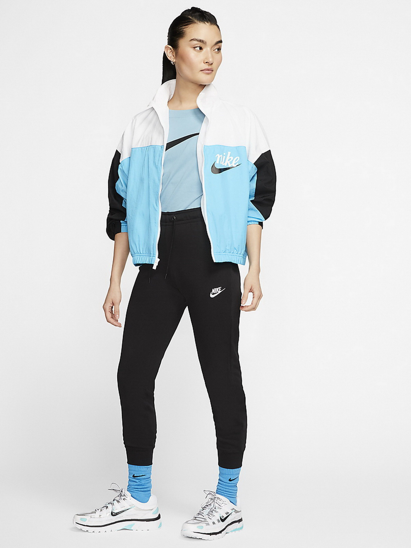 Спортивні штани NIKE Sportswear Essential модель BV4099-010 Спортивні штани NIKE Sportswear Essential модель BV4099-010 Фото