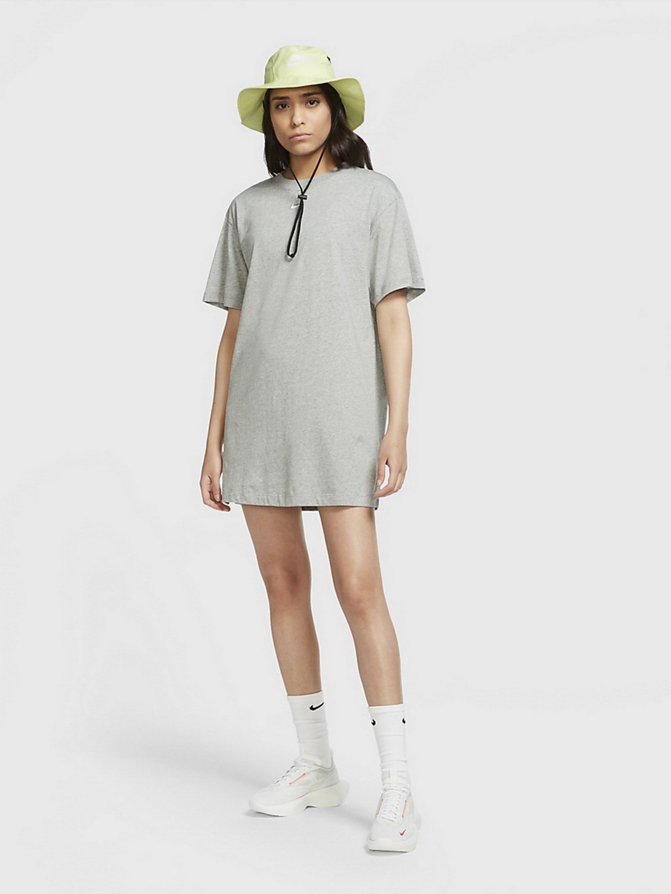 Платье-футболка NIKE Sportswear Essential модель CJ2242-063 Фото