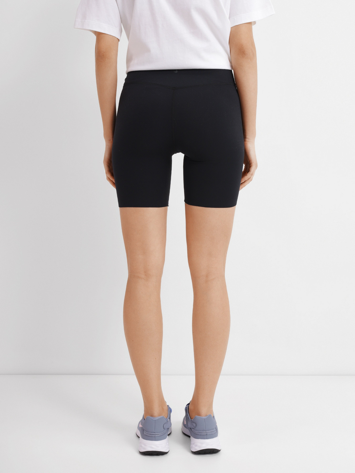 Велосипедки NIKE Yoga Luxe 7in модель CZ9194-010 Фото