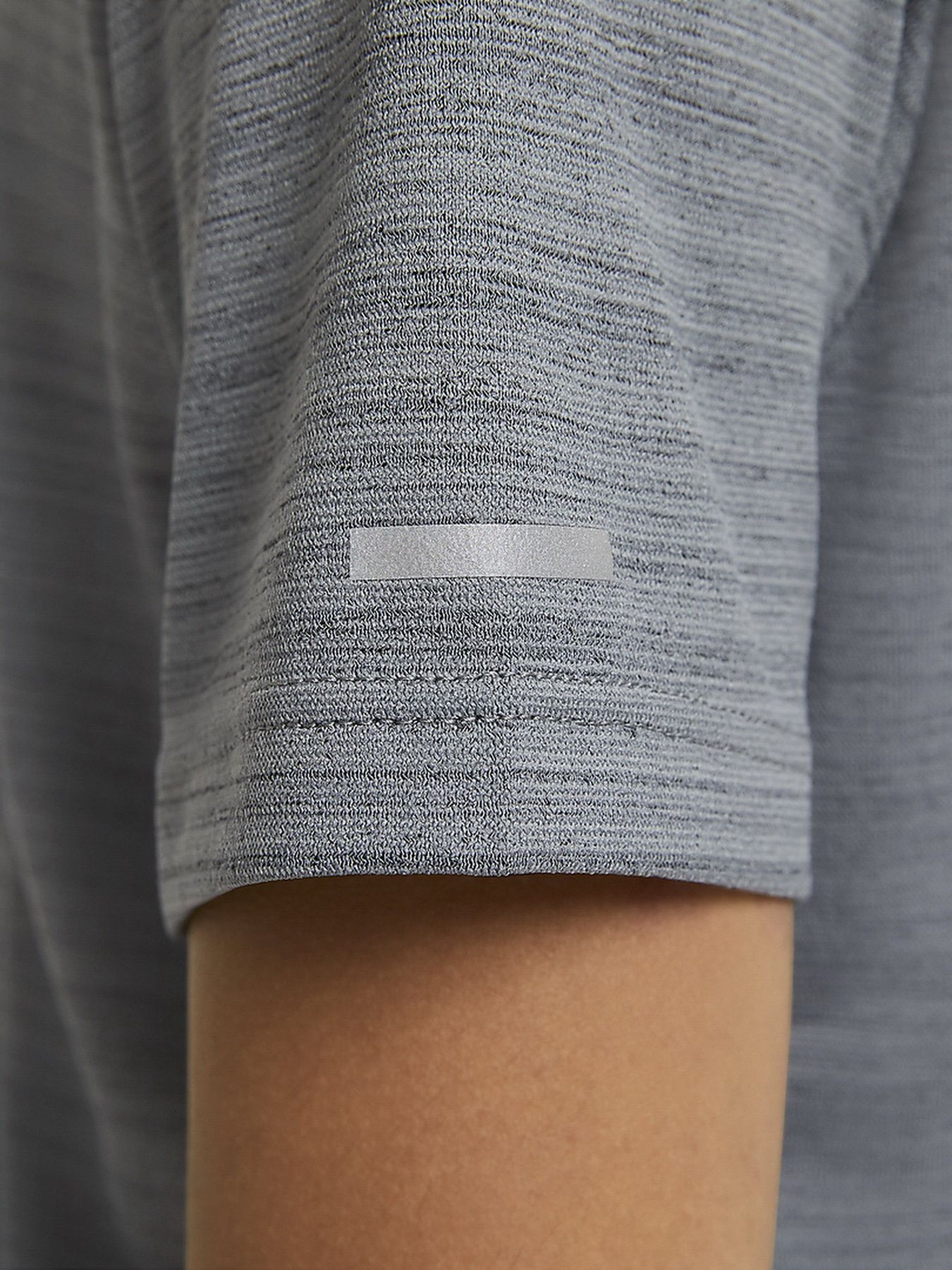 Спортивная футболка NIKE Dri-FIT Miler модель DD3055-084 Фото