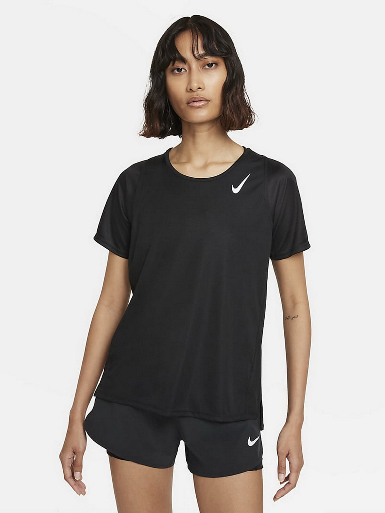 Футболка спортивна NIKE Race Top Ss модель DD5927-010 Фото