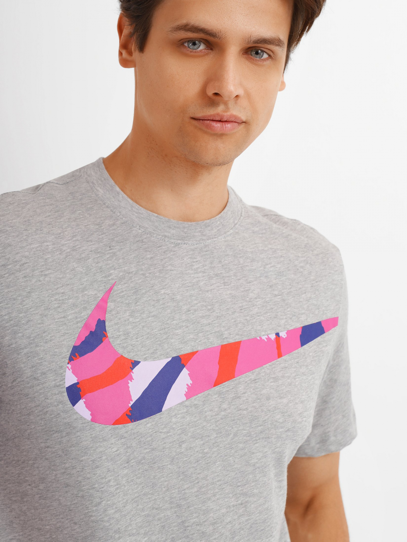 Спортивная футболка NIKE Dri-FIT Sport Clash модель DM5662-063 Фото