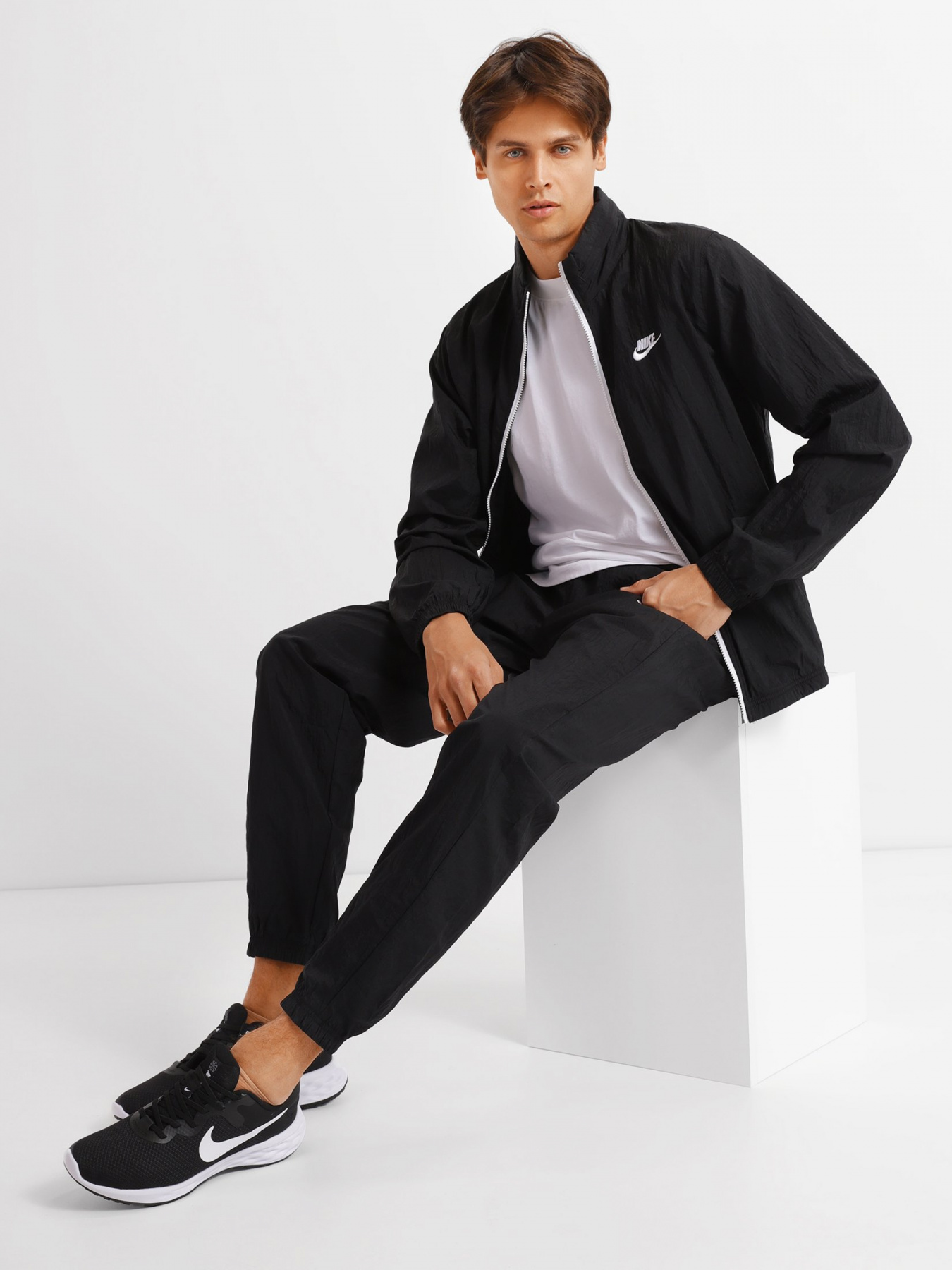 Спортивный костюм NIKE Sportswear Sport Essentials модель DM6848-010 Спортивный костюм NIKE Sportswear Sport Essentials модель DM6848-010 Фото