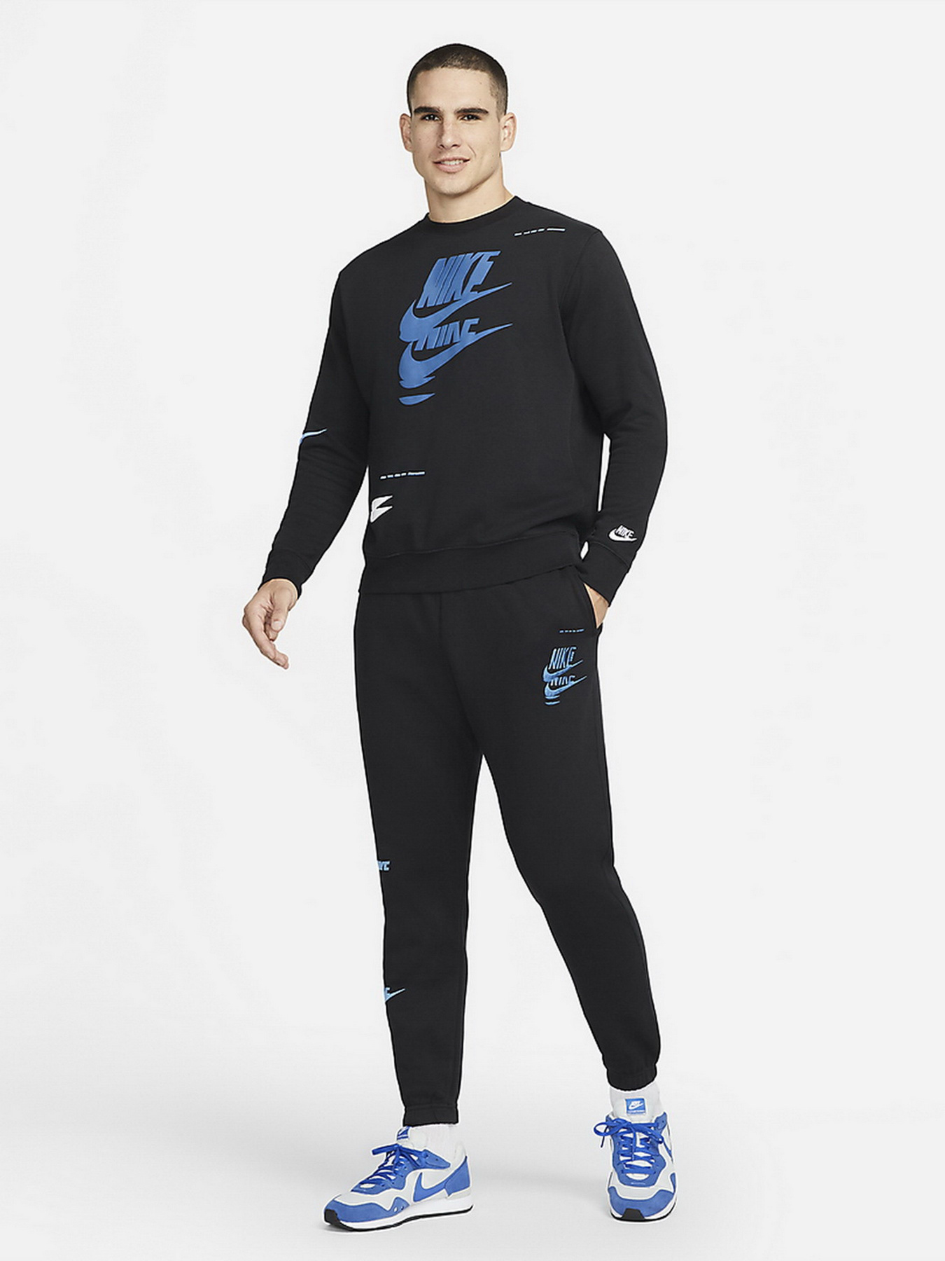 Штаны спортивные NIKE Sportswear Essentials+ Fleece Pant модель DM6871-010 Фото