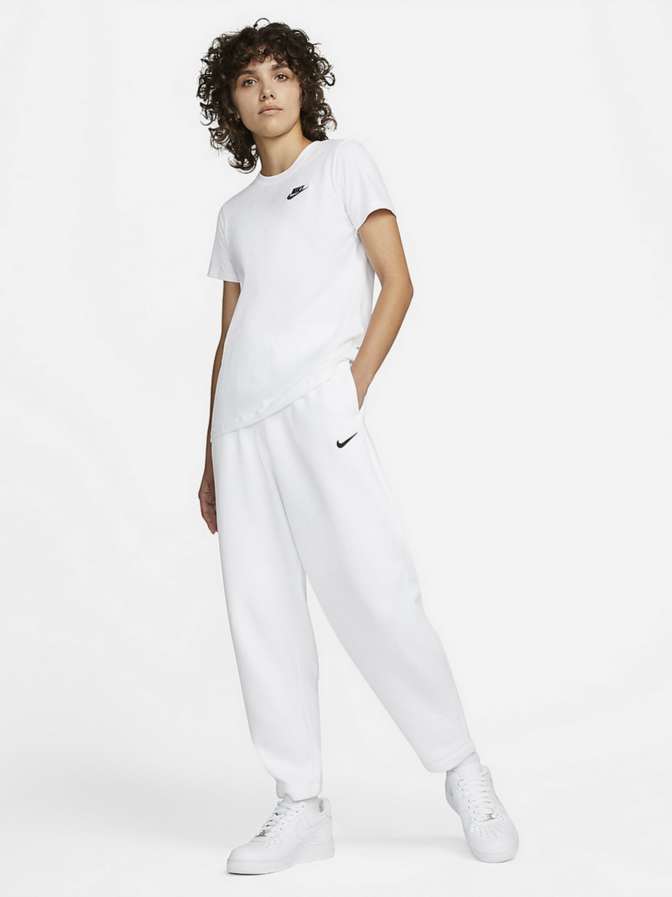 Футболка NIKE Sportswear модель DN2393-100 Фото