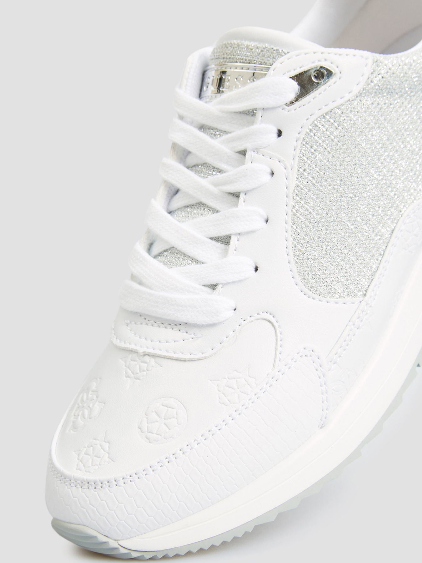 Кроссовки GUESS модель FL5MOX-PEL12-WHISI Фото