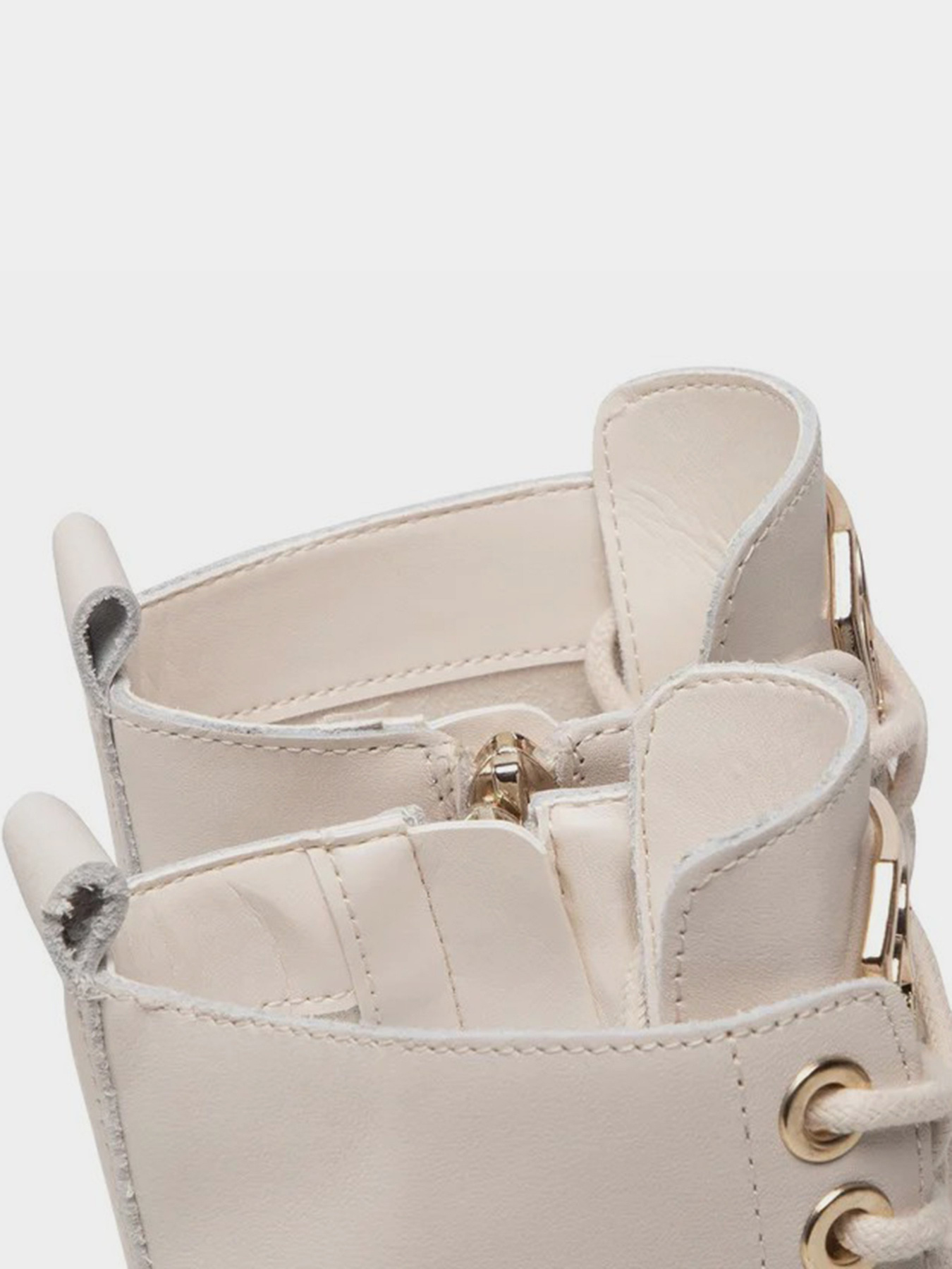 Ботинки GUESS Olone модель FL7OLO.LEA10;IVORY Фото