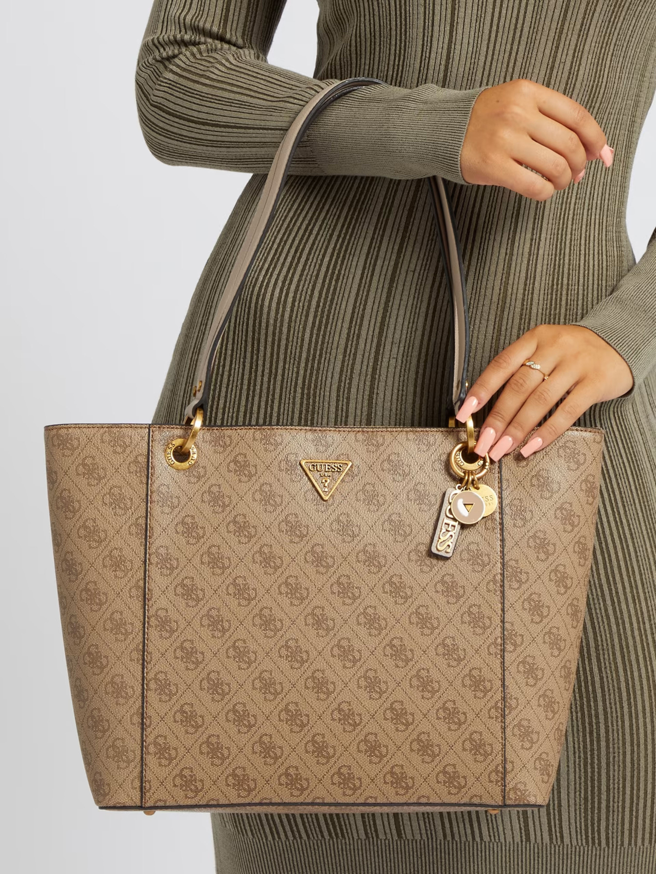 Шопер GUESS модель HWBB78.79230;LTE Фото