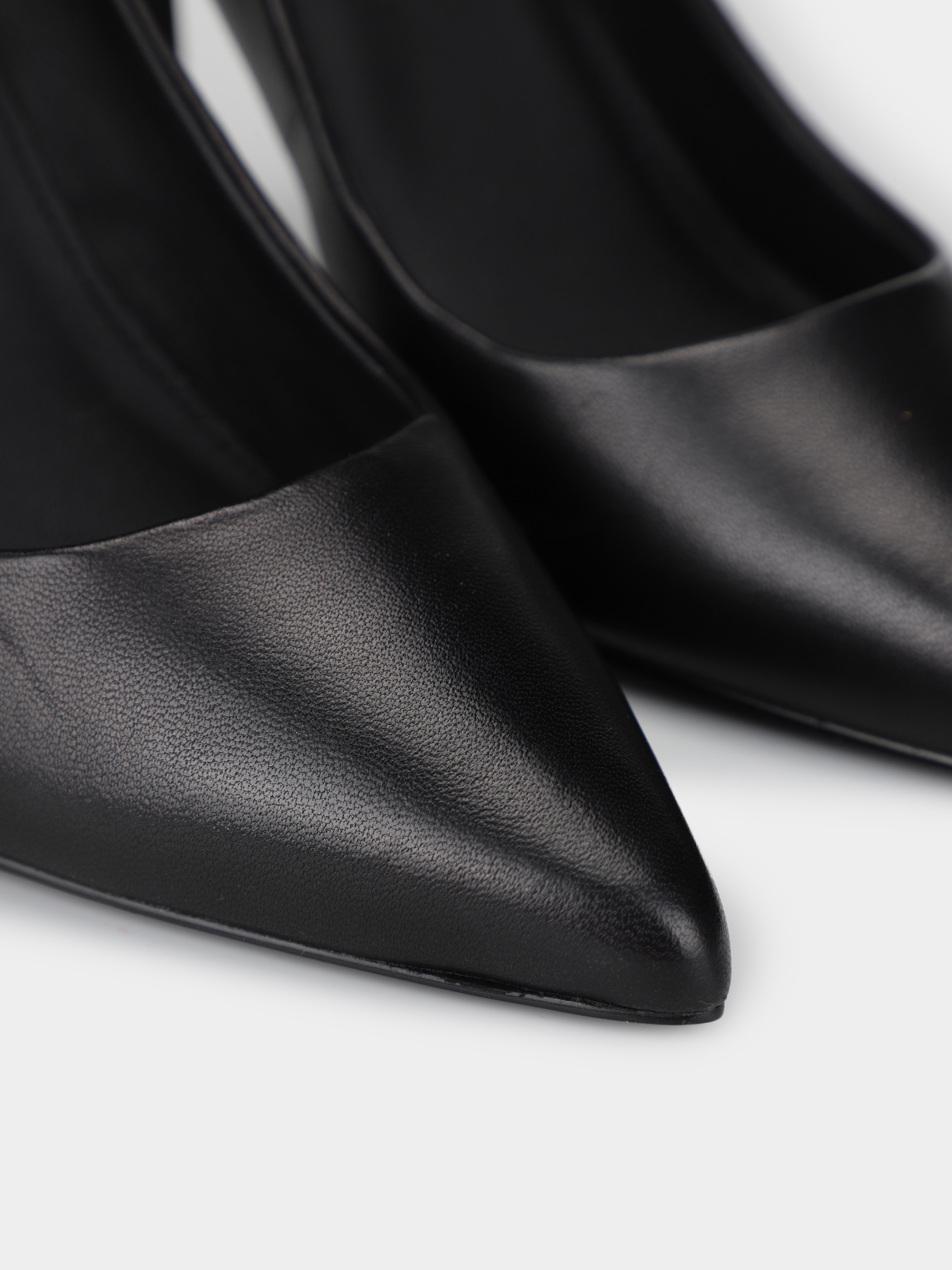 Туфли-лодочки GUESS Sabalia модель FL7SBA.LEA08;BLACK Фото