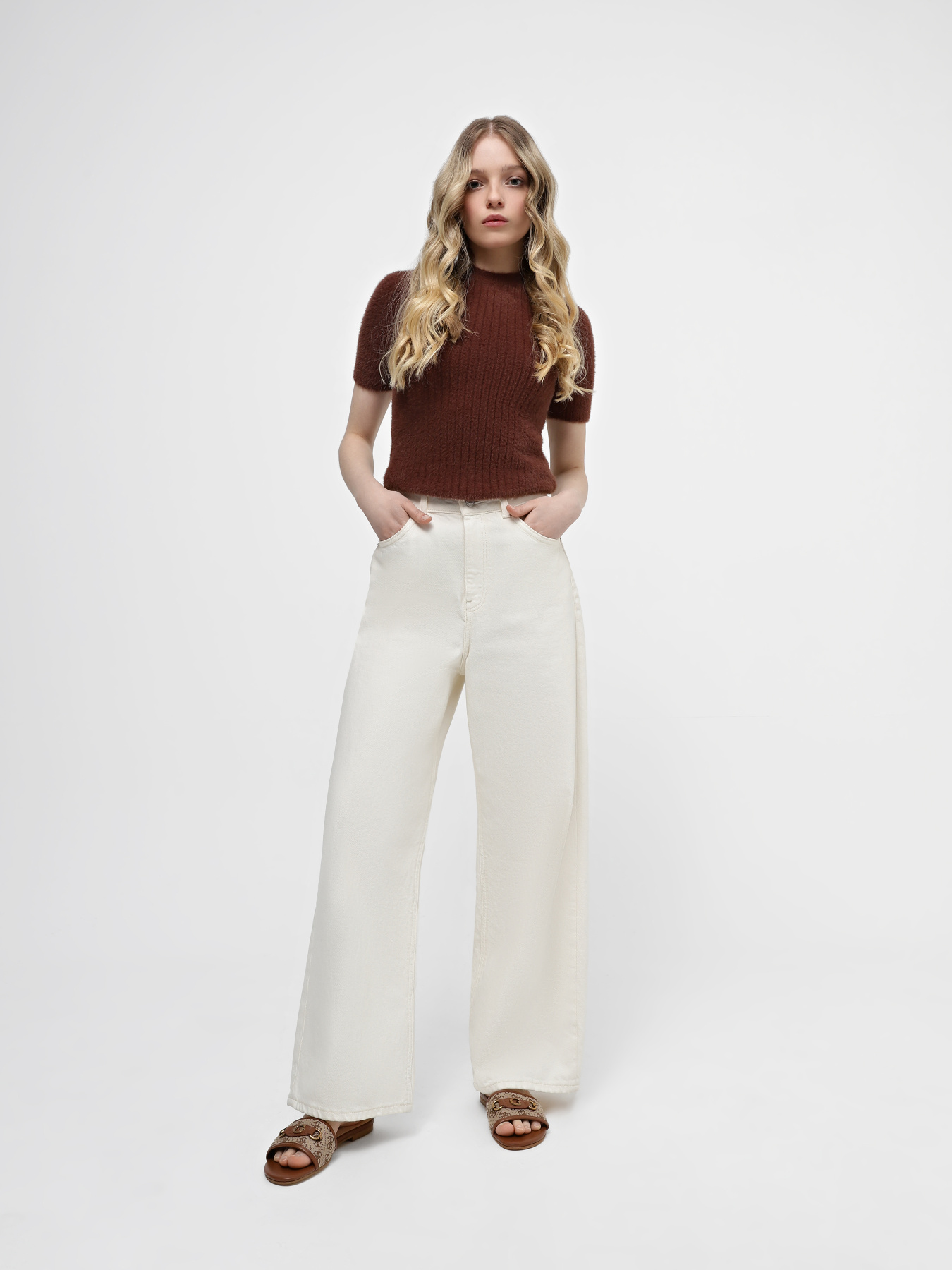 Шлепанцы GUESS Hammi модель FLPHAM.FAL03;BEIGE Шлепанцы GUESS Hammi модель FLPHAM.FAL03;BEIGE Фото