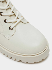 Ботинки GUESS Olsy модель FLFOLS.ELE10;IVORY Фото