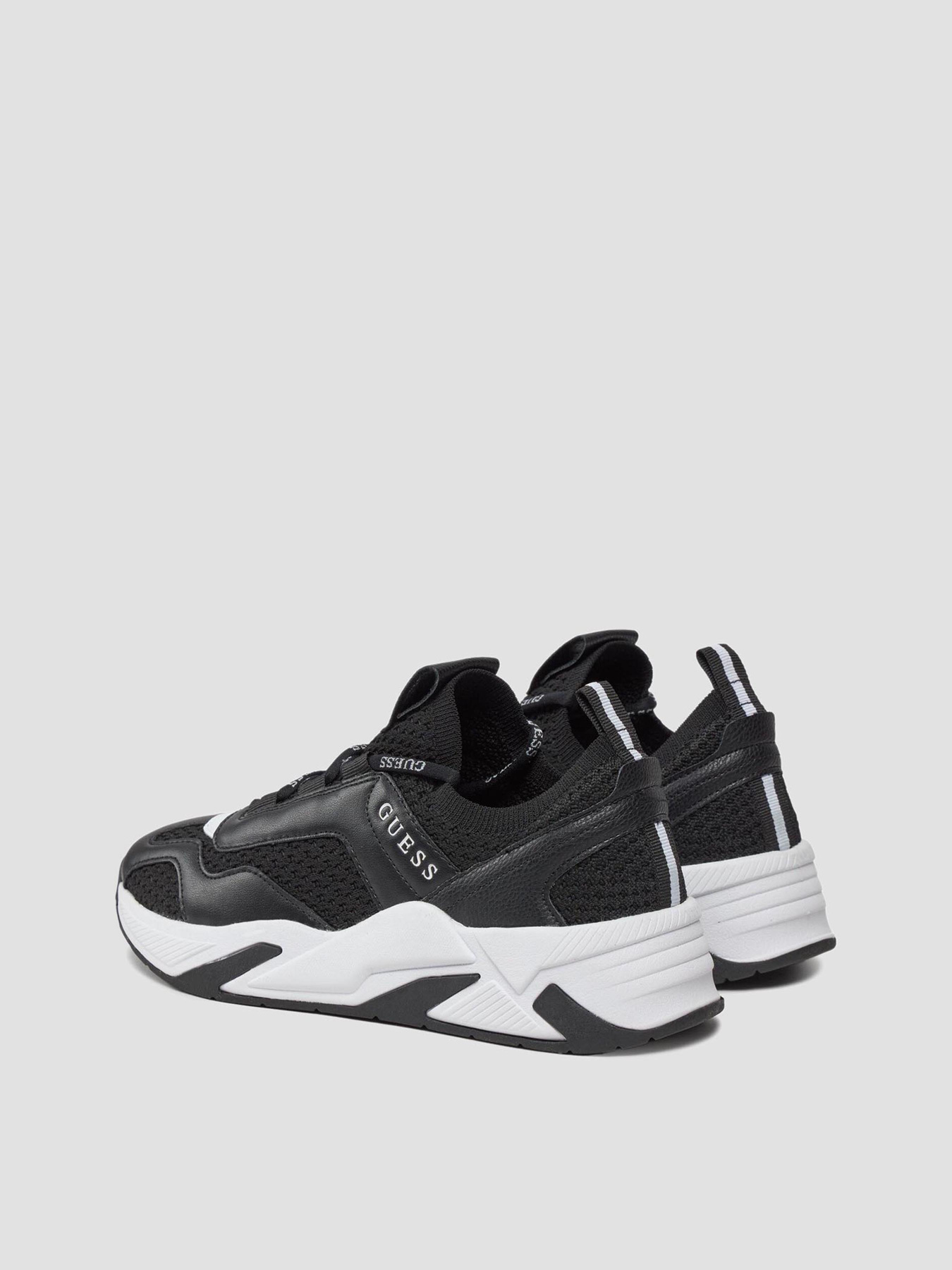 Кроссовки GUESS Geniver2 модель FLPGE2.FAB12;BLACK Фото