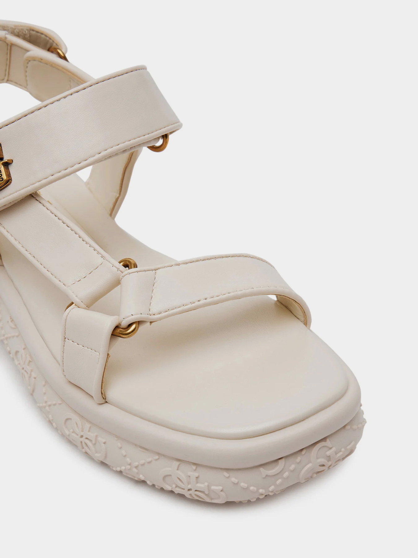 Сандалии GUESS Lanara модель FLJLAN.ELE03;CREAM Фото