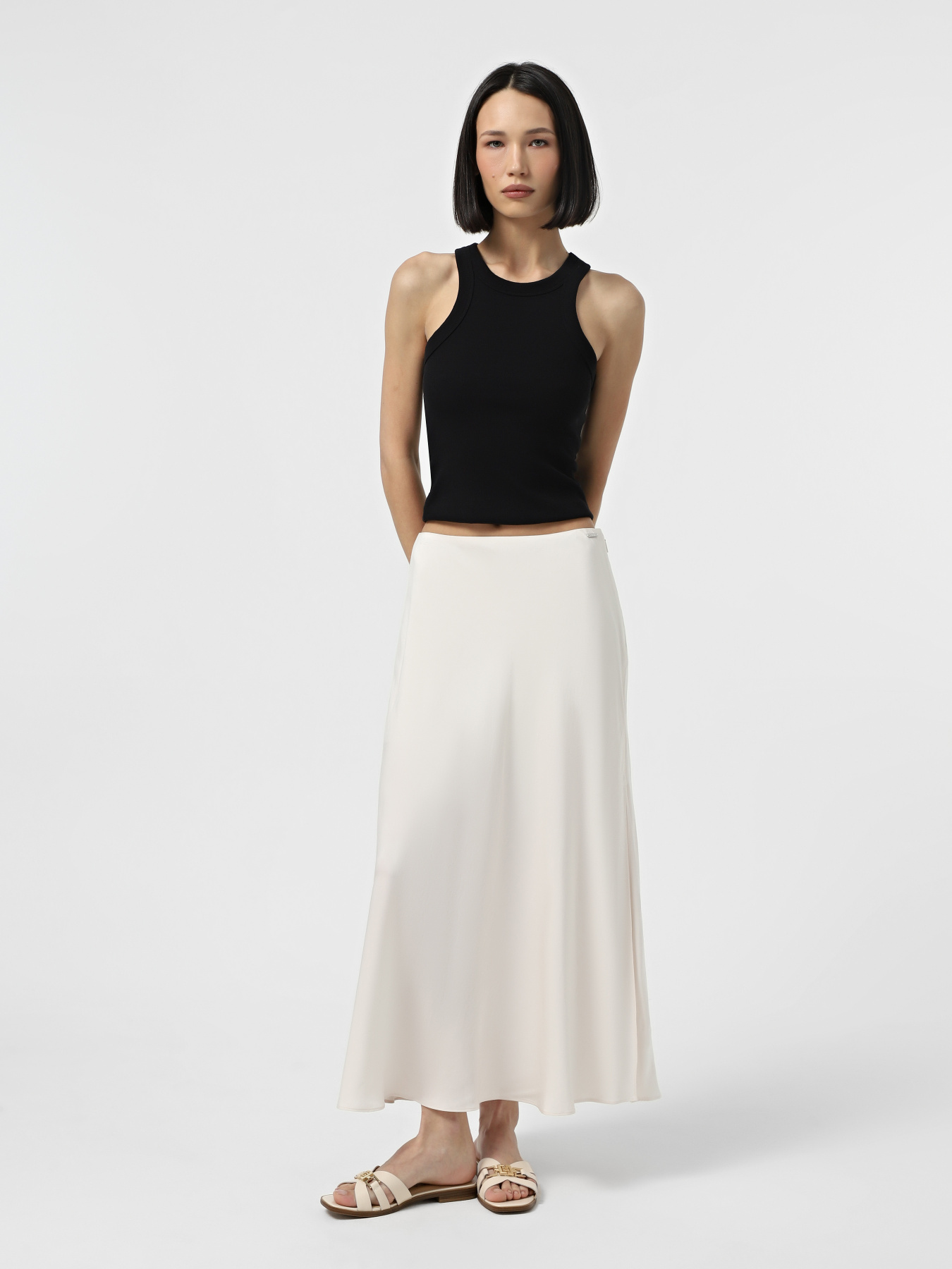 Шльопанці GUESS Realla модель FLJRLL.LEA19;CREAM Фото