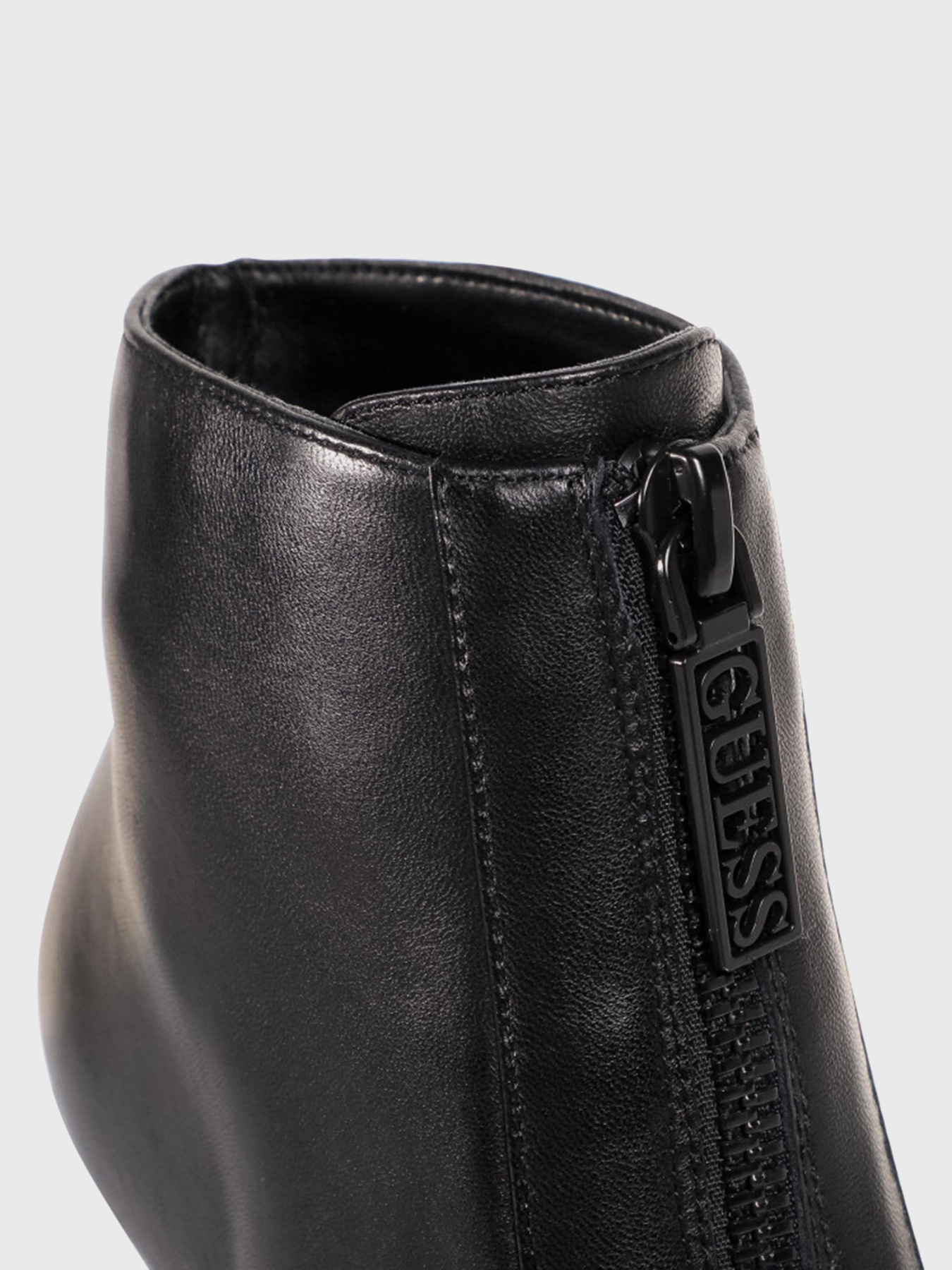 Ботинки GUESS модель FL7DB2-LEA10-BLACK Фото