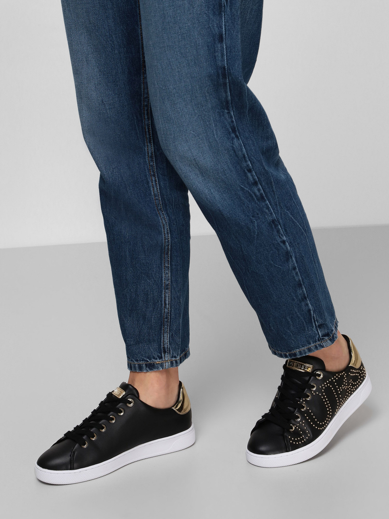 Полуботинки GUESS модель FL7RAZ-ELE12-BLACK Полуботинки GUESS модель FL7RAZ-ELE12-BLACK Фото