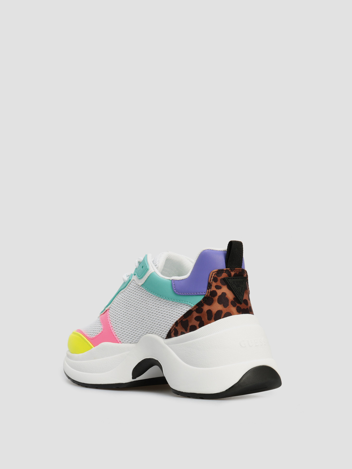 Кроссовки GUESS Jennea2 модель FL5JN2-ELE12-LEOTU Фото