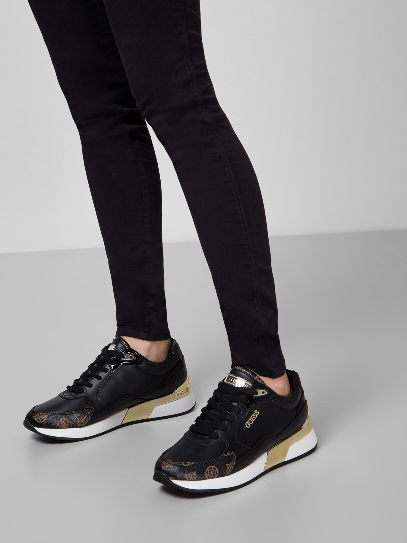 Кроссовки GUESS Moxea модель FL5MOX-FAL12-BLKBR Фото