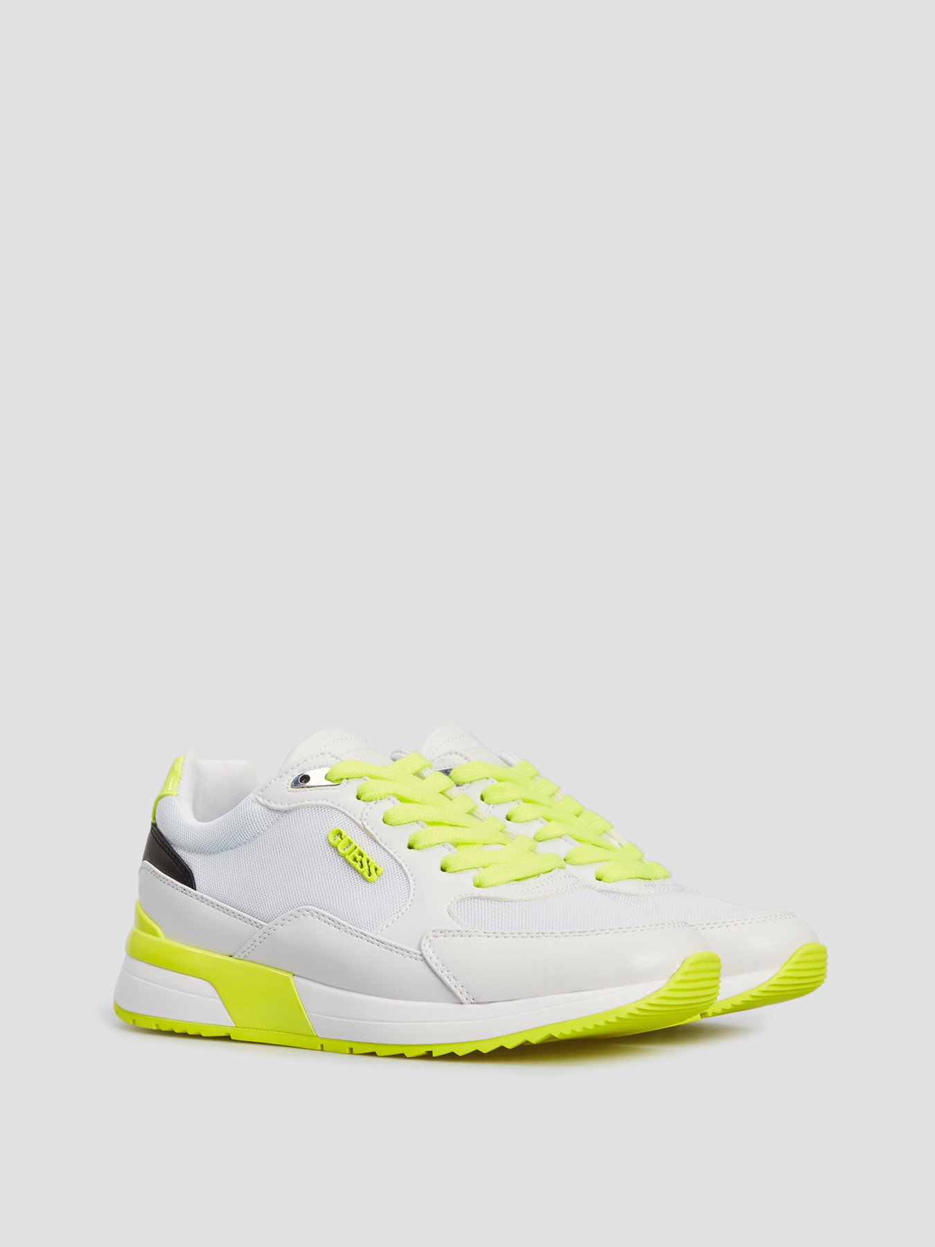 Кроссовки GUESS Moxea модель FL6MX3-ELE12-WHILI Фото