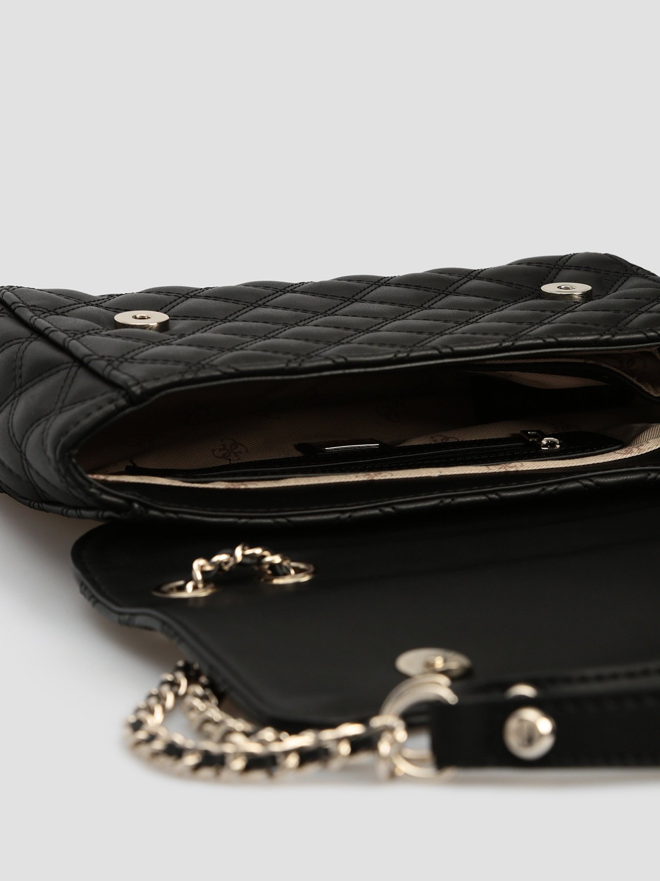 Сумка GUESS Cessily модель HWVG76.79210;BLA Фото