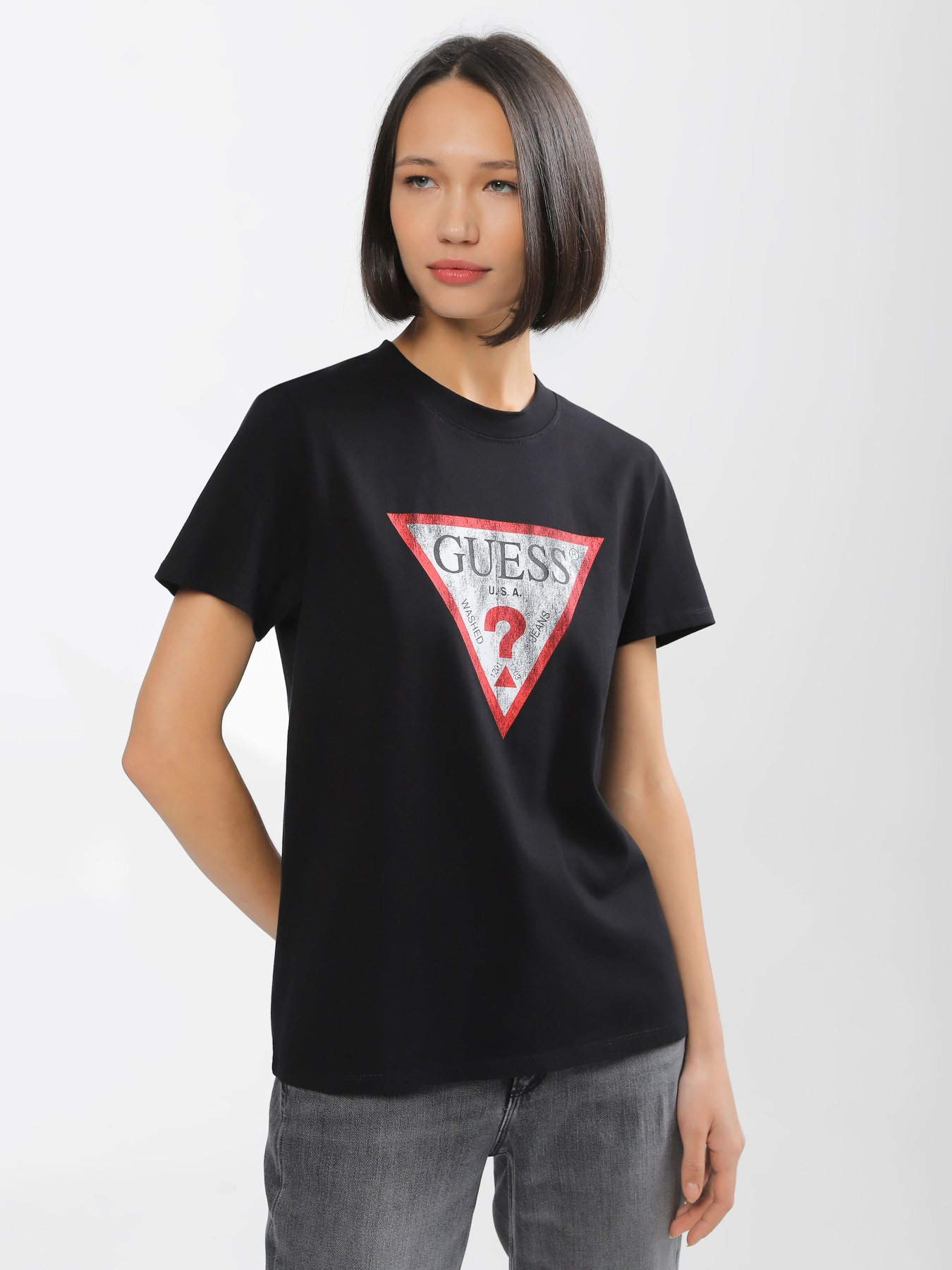 Футболка GUESS Classic Fit Logo модель W2BI69.K8FQ1;JBLK Фото