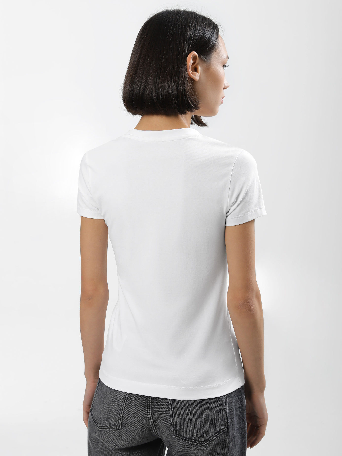 Футболка GUESS Ss Cn Logo Micro Studs Tee модель W3BI34.J1314;G011 Фото