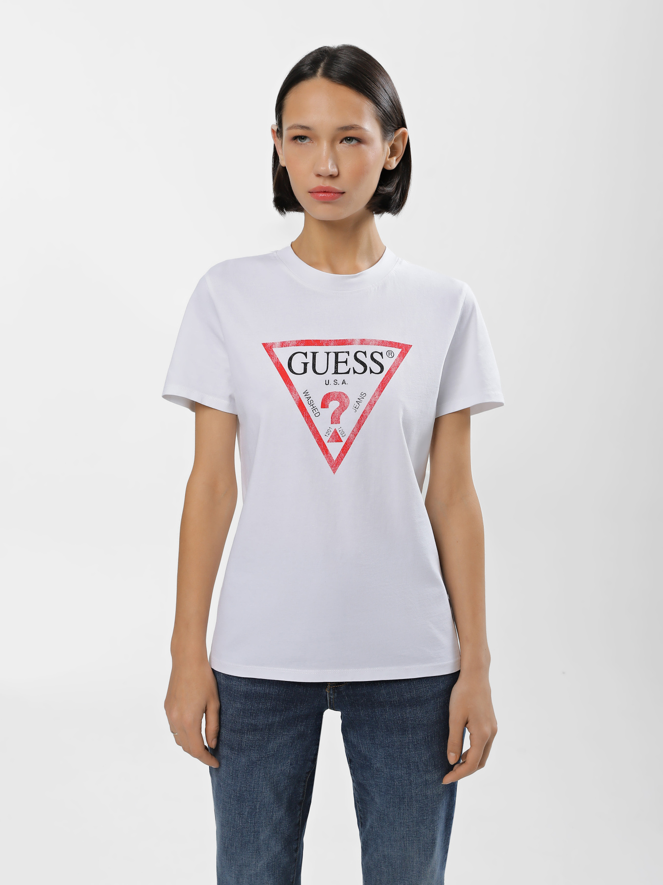 Футболка GUESS Classic Fit Logo модель W2BI69.K8FQ1;G011 Футболка GUESS Classic Fit Logo модель W2BI69.K8FQ1;G011 Фото