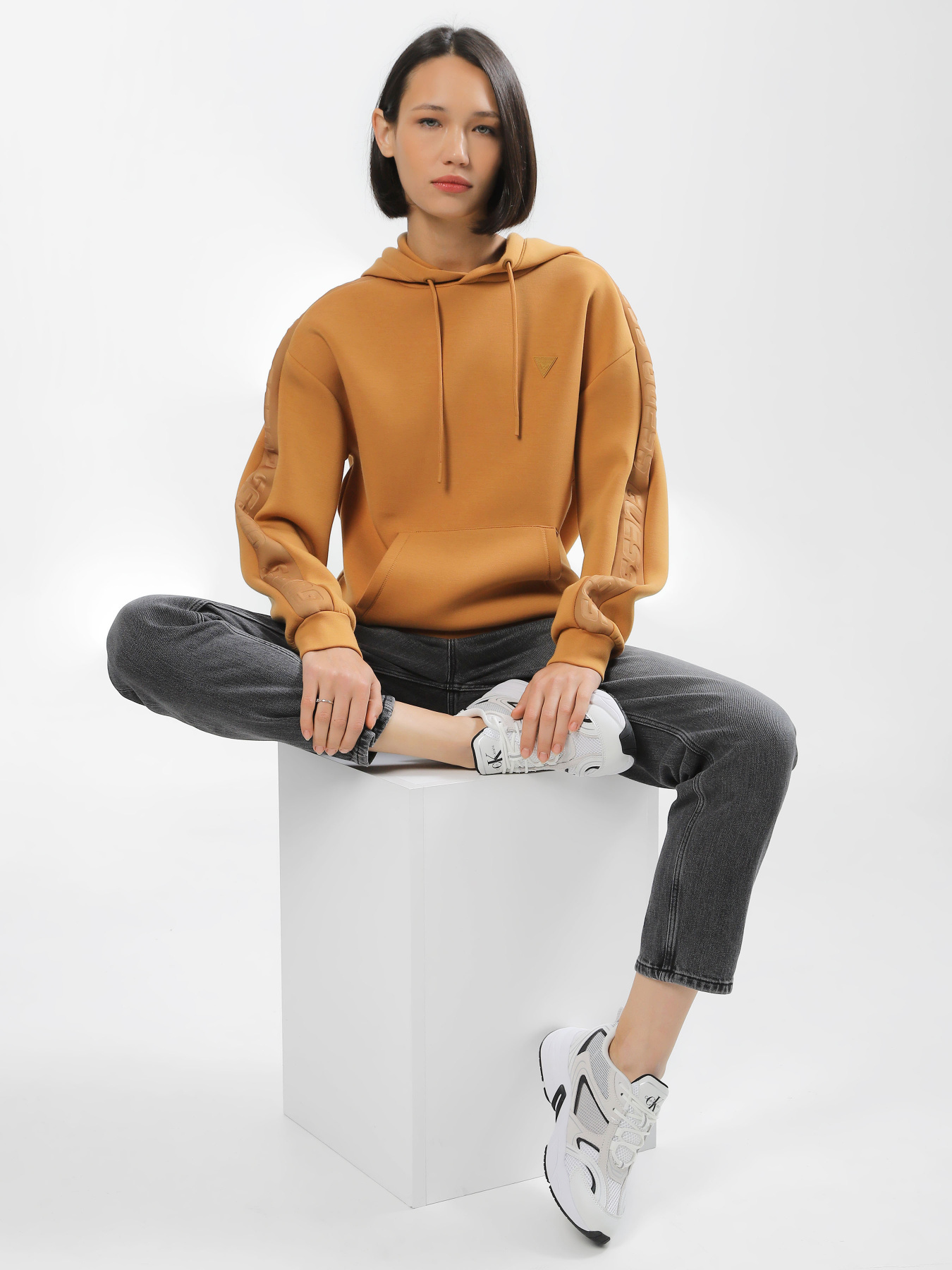 Худи GUESS Brenda модель V2YQ18.K7UW2;G1AI Фото