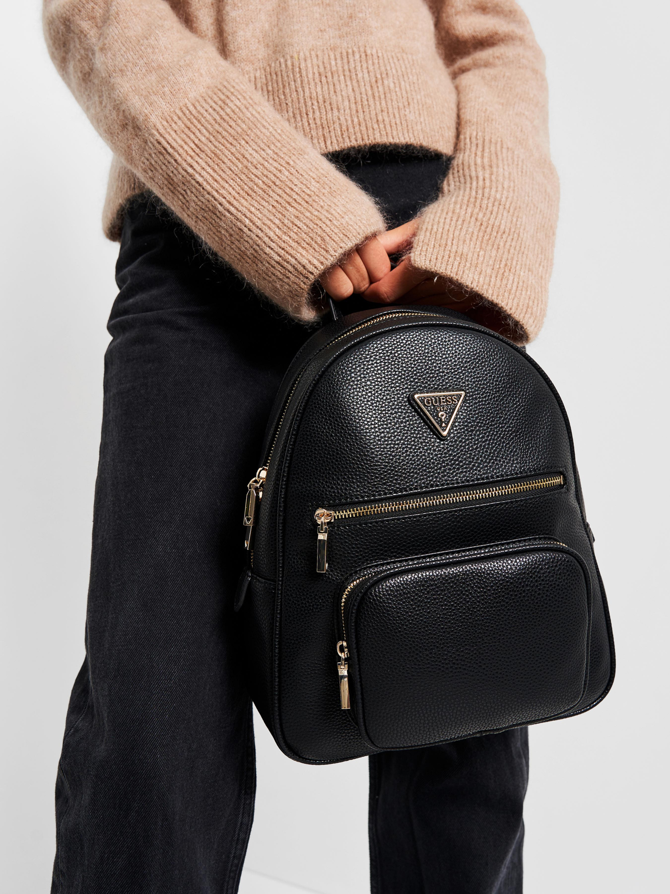 Повседневный рюкзак GUESS Eco Elements модель HWEXG8.76733;BLA Повседневный рюкзак GUESS Eco Elements модель HWEXG8.76733;BLA Фото