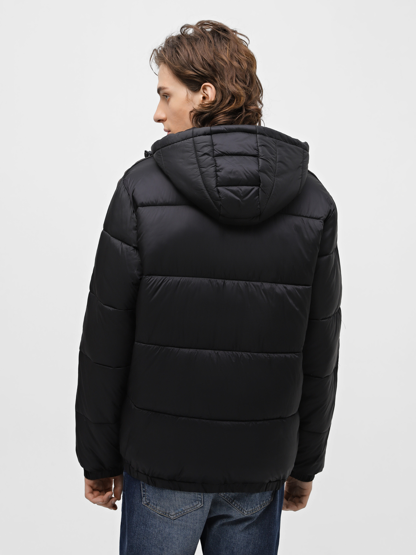 Пуховик GUESS Byrnie модель Z3BL06.WO06I;JBLK Фото