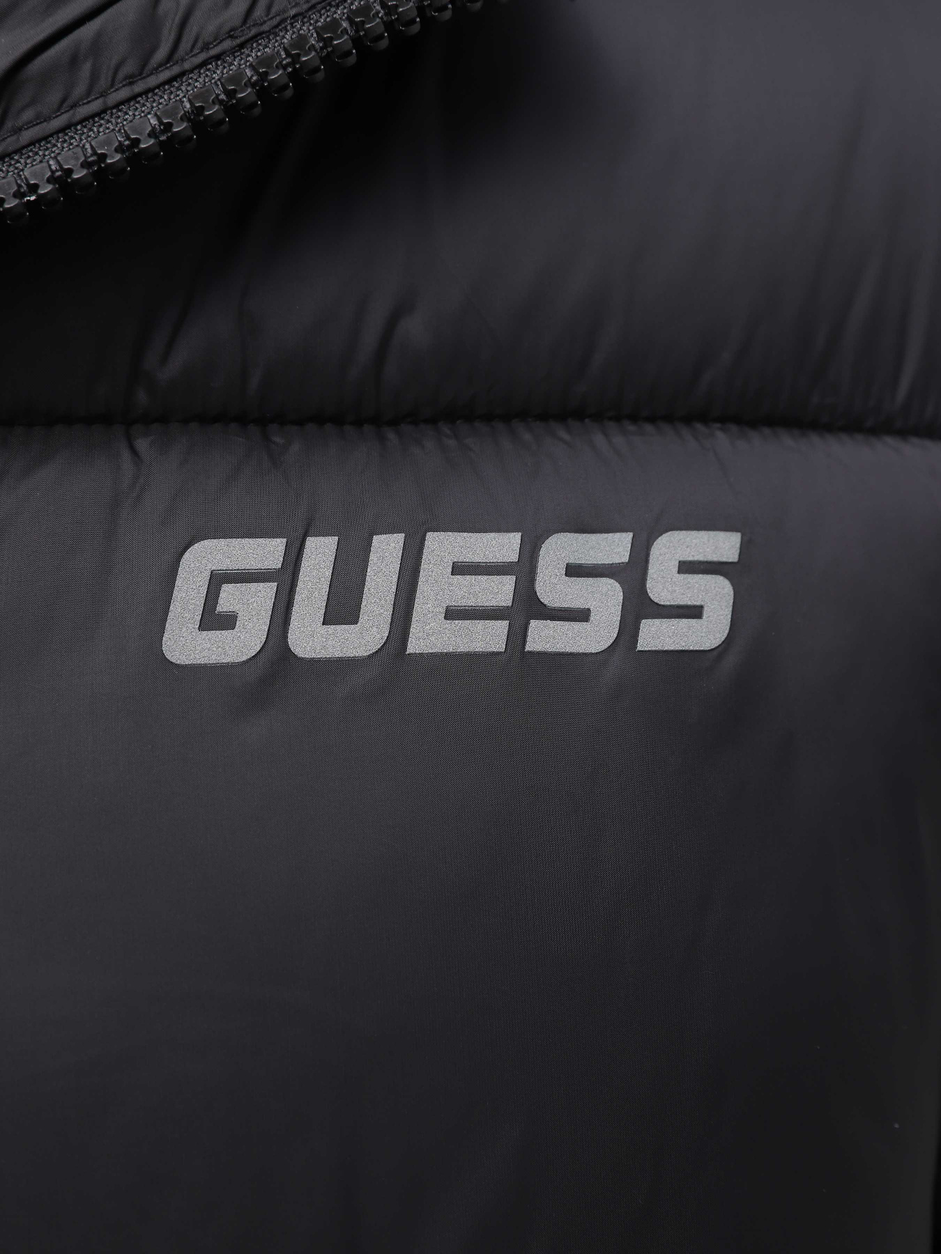 Пуховик GUESS Byrnie модель Z3BL06.WO06I;JBLK Фото