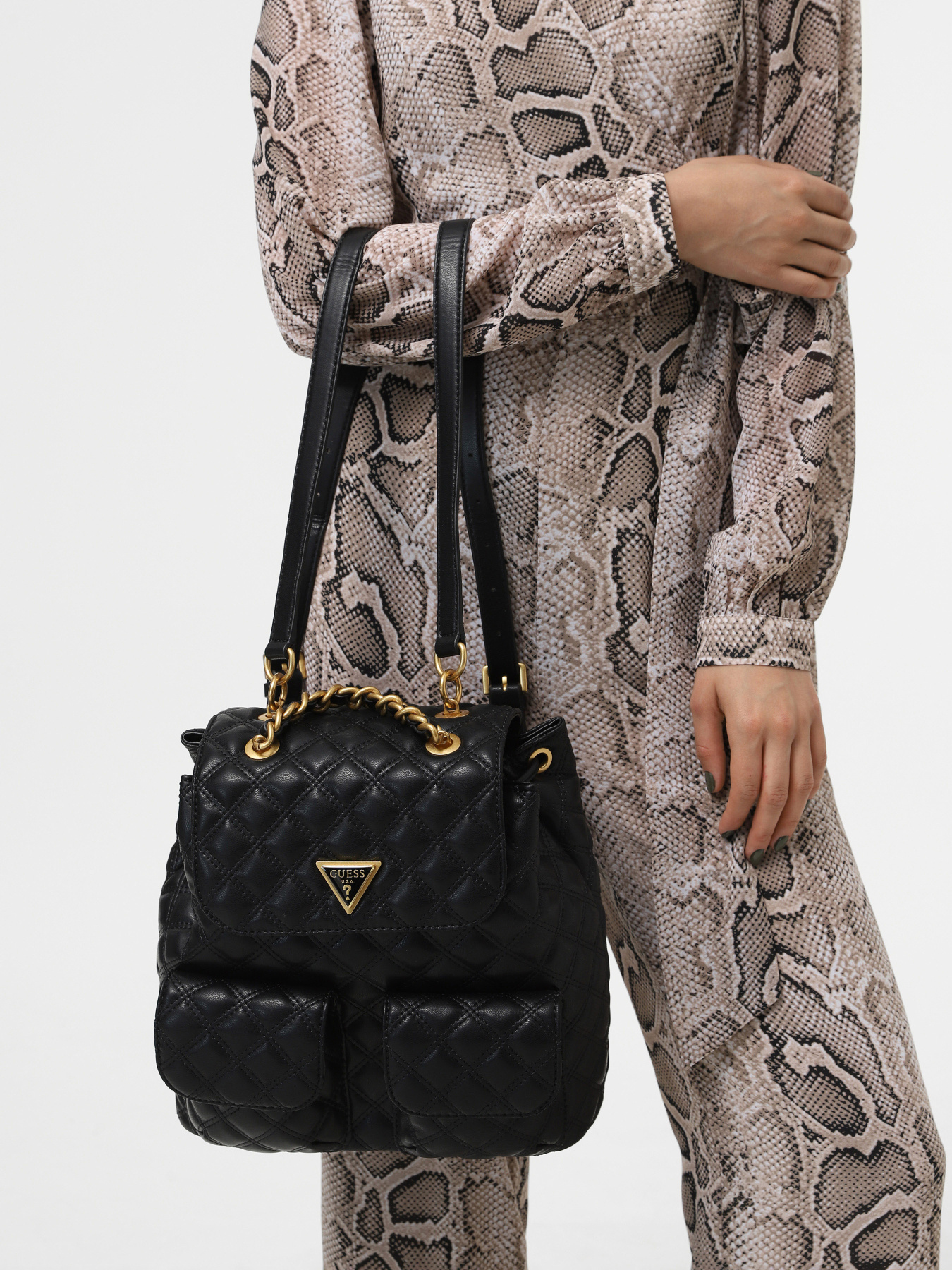 Рюкзак GUESS Giully Flap Backpack модель HWQA87.48330;BLA Фото