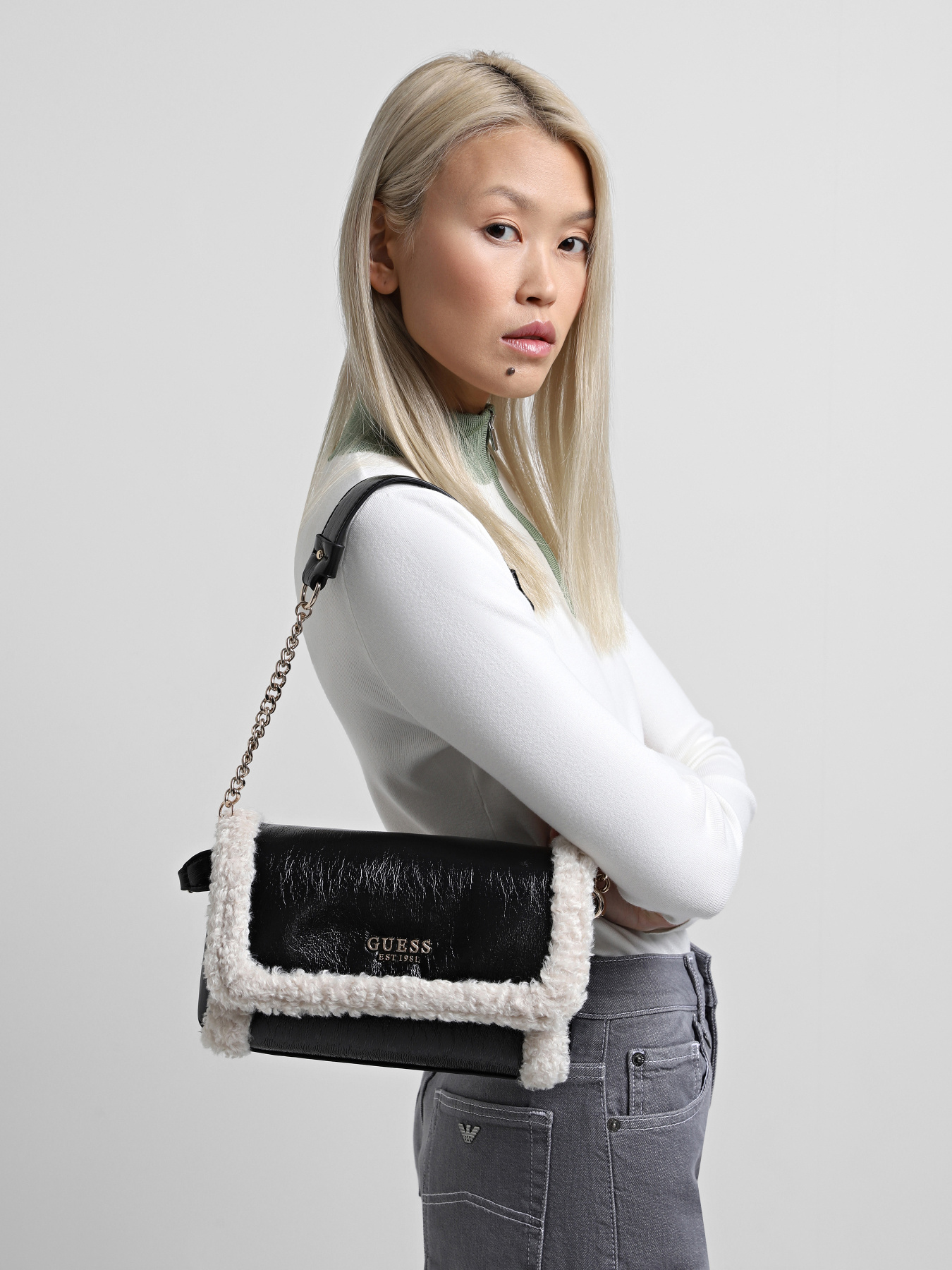 Крос-боді GUESS Davika модель HWTG94.97200;BLA Фото