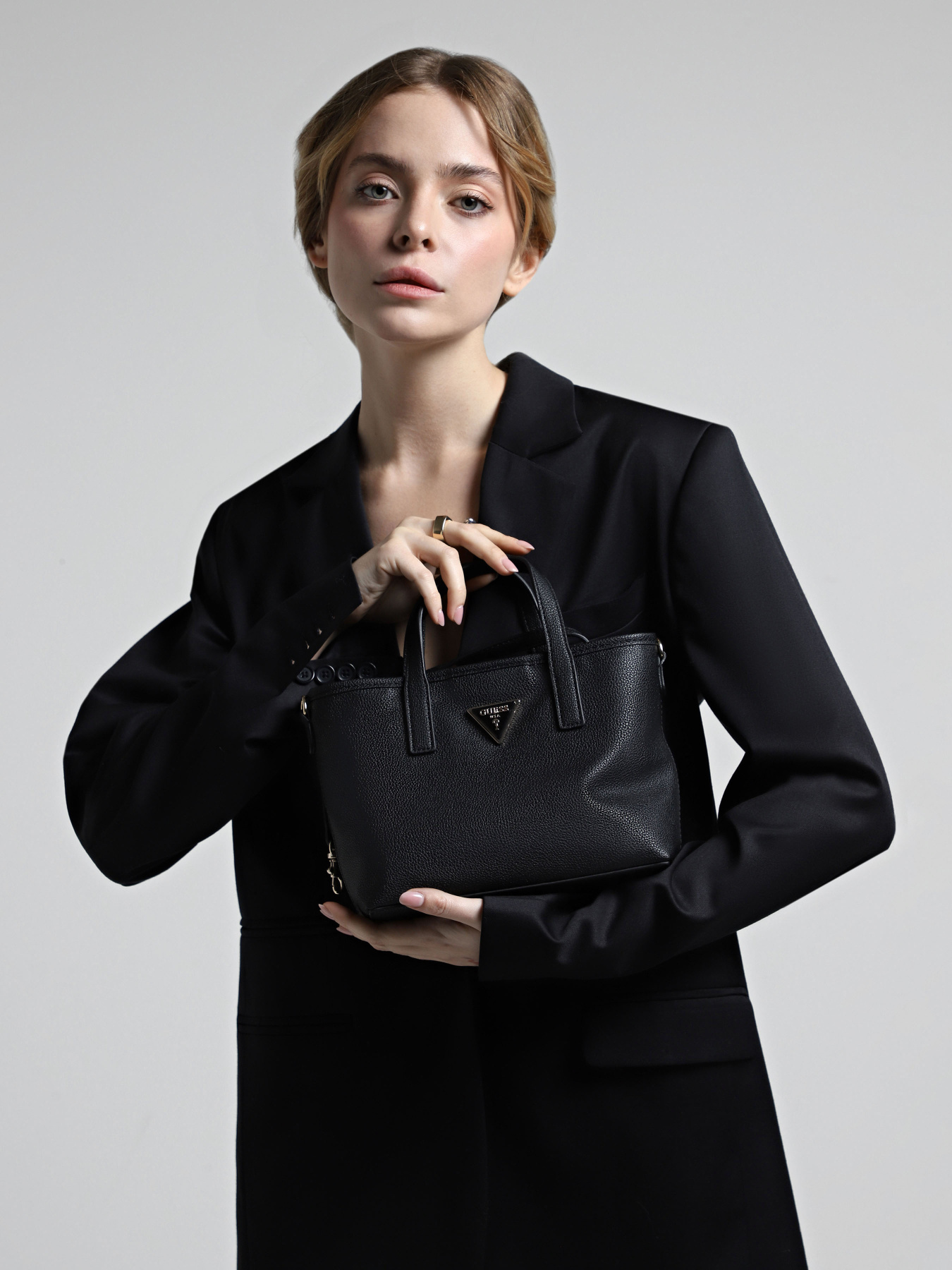 Сумка GUESS Latona модель HWBG92.11750;BLA Фото