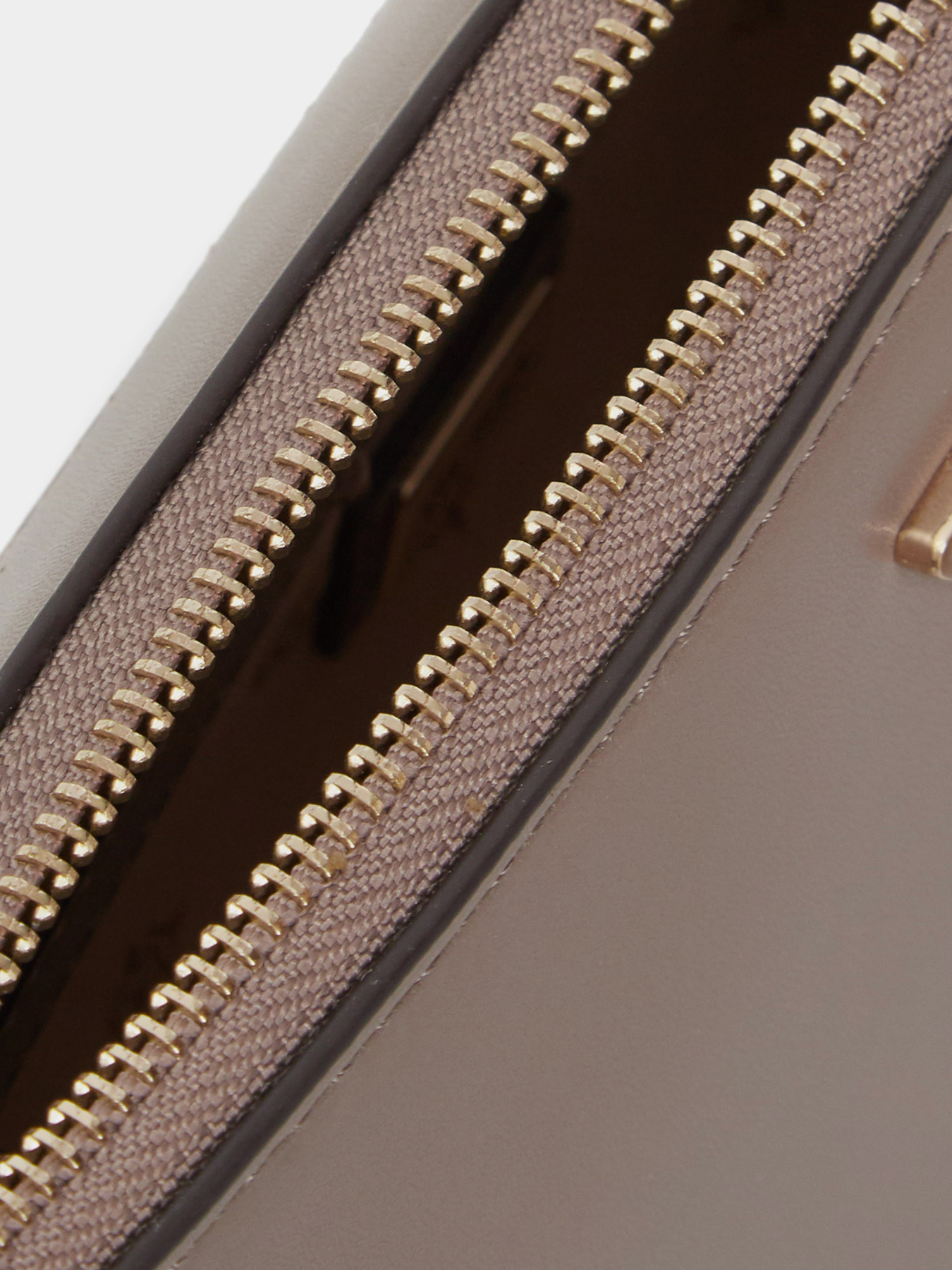 Кросс-боди GUESS Daryna модель HWVG94.93180;DRT Фото