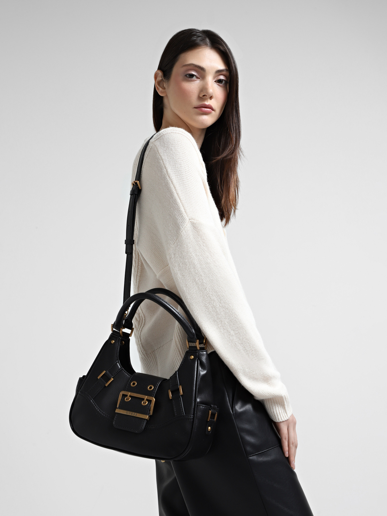 Шолдер бег GUESS Decor Vintage Girlfriend модель HWBB93.34050;BLA Фото