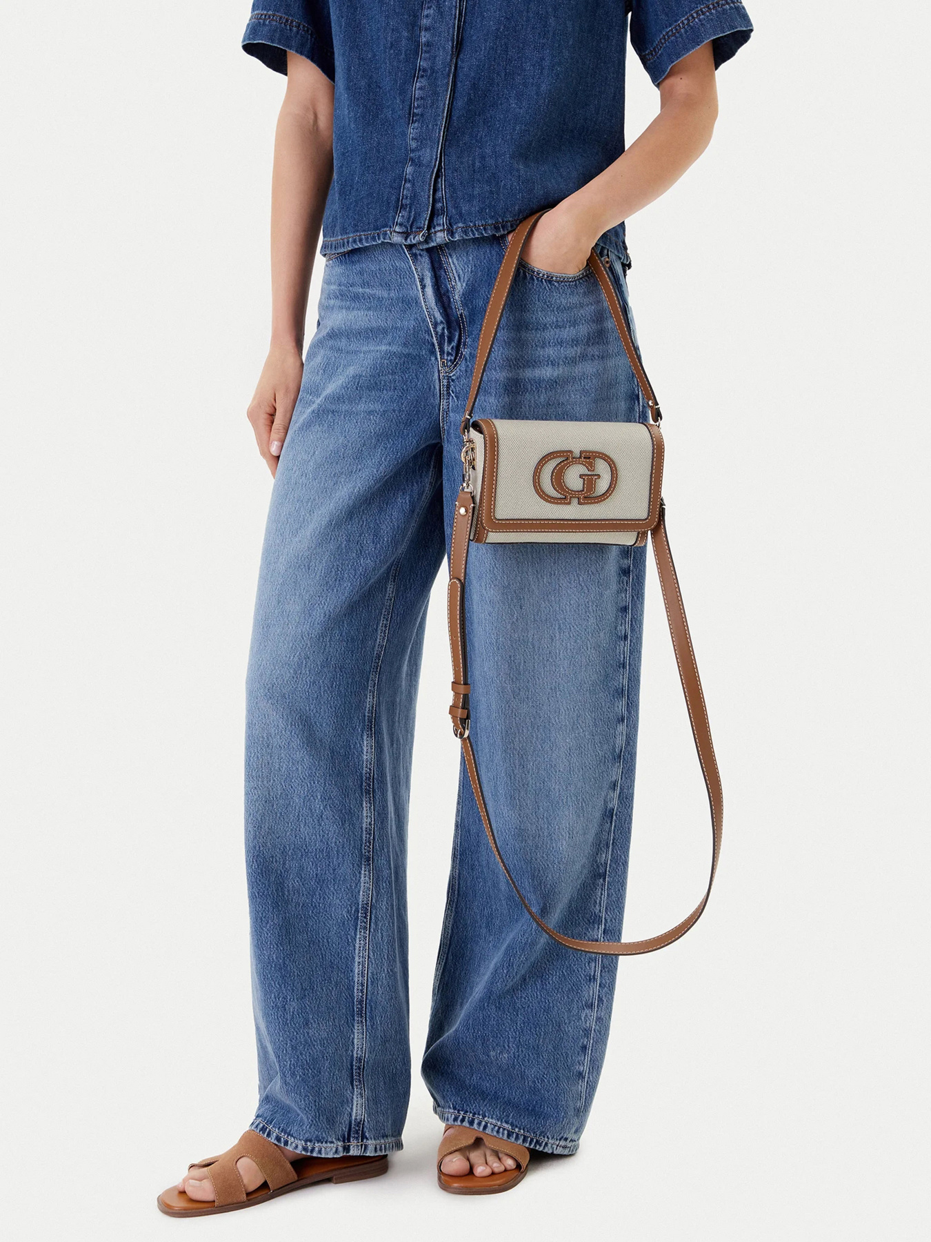 Кросс-боди GUESS Sebina модель HWAG95.24190;NRC Фото