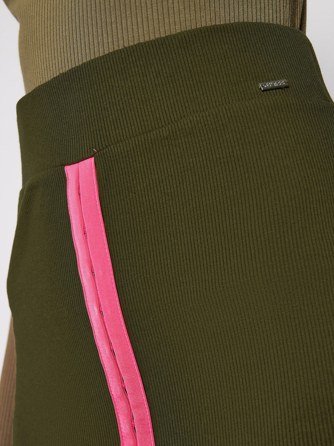 Юбка мини GUESS Tulay модель W1RD04-K8RT2-G8BT Фото