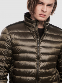 Демісезонна куртка GUESS модель M1RL47-WDQ50-G8BW Демісезонна куртка GUESS модель M1RL47-WDQ50-G8BW Фото