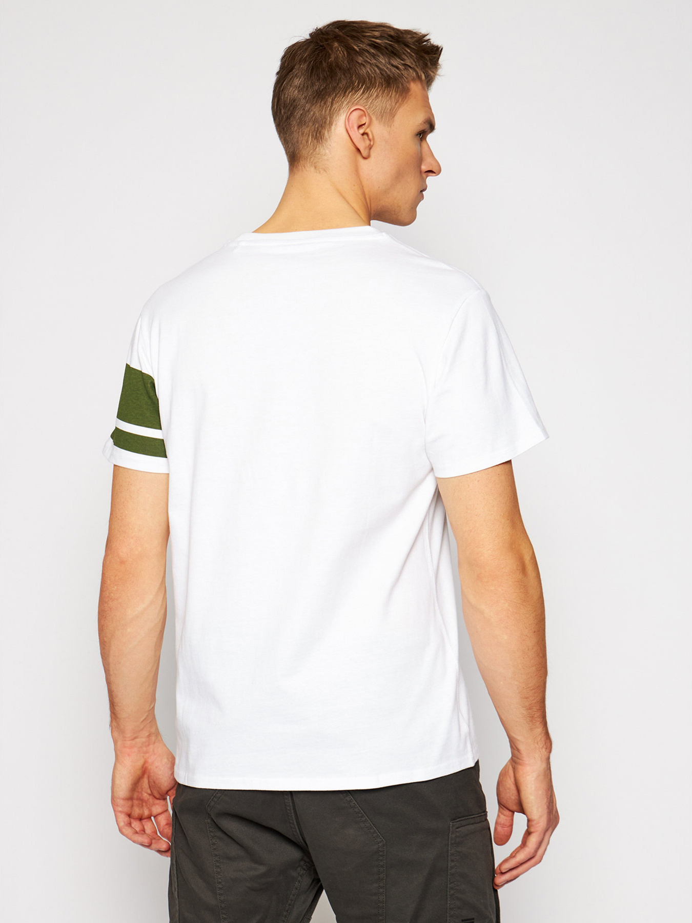 Футболка GUESS модель M1RI90-KAG00-TWHT Футболка GUESS модель M1RI90-KAG00-TWHT Фото