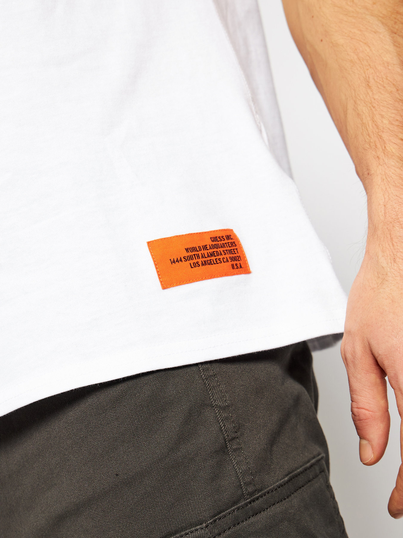 Футболка GUESS модель M1RI90-KAG00-TWHT Футболка GUESS модель M1RI90-KAG00-TWHT Фото