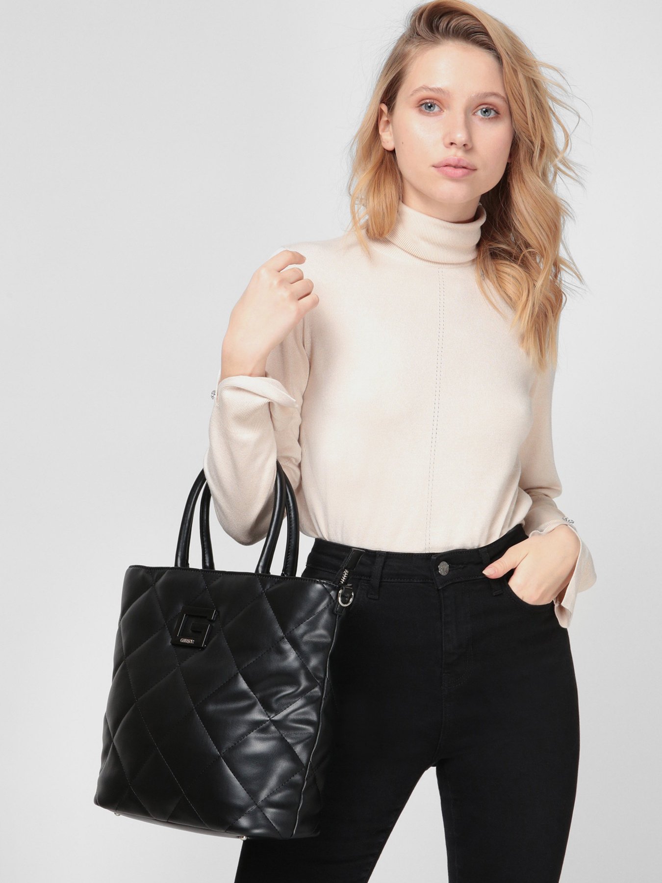 Шоппер GUESS модель HWQB75-80230-BLA Фото