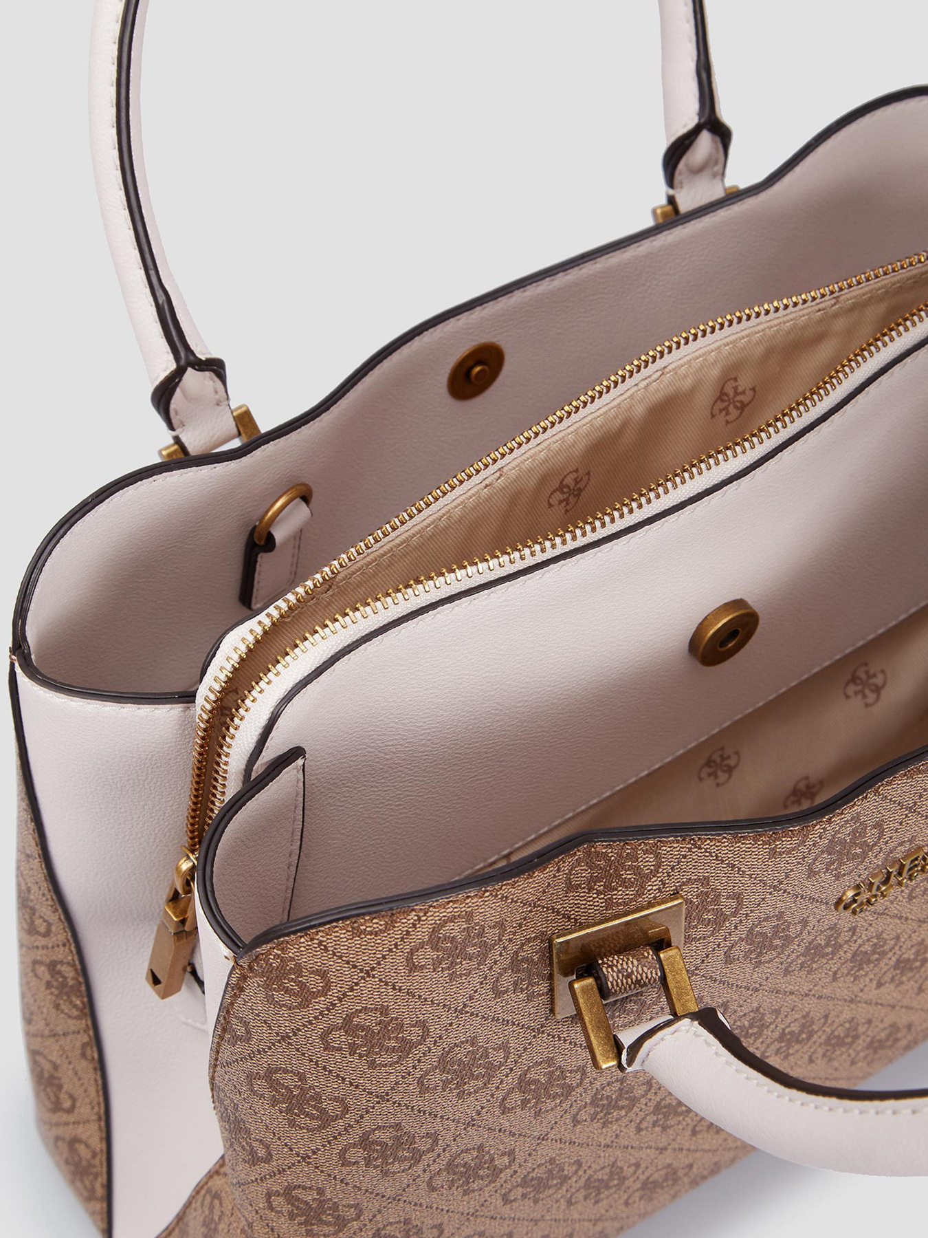 Сумка GUESS модель HWSB79-67070-BRO Фото