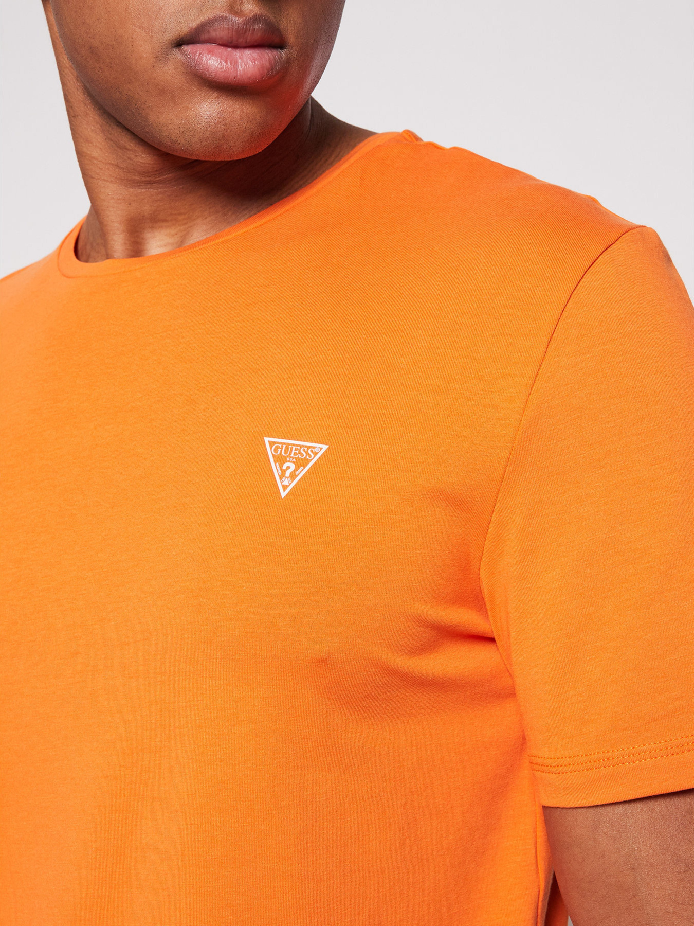 Футболки и поло GUESS модель U94M09-K6YW1-G3G4 Фото