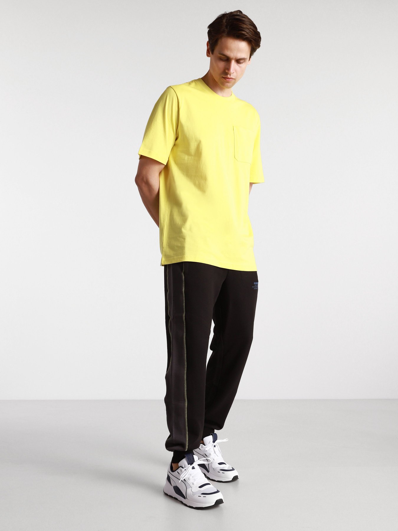 Штаны спортивные GUESS модель M1GB53-KAIJ1-JBLK Фото