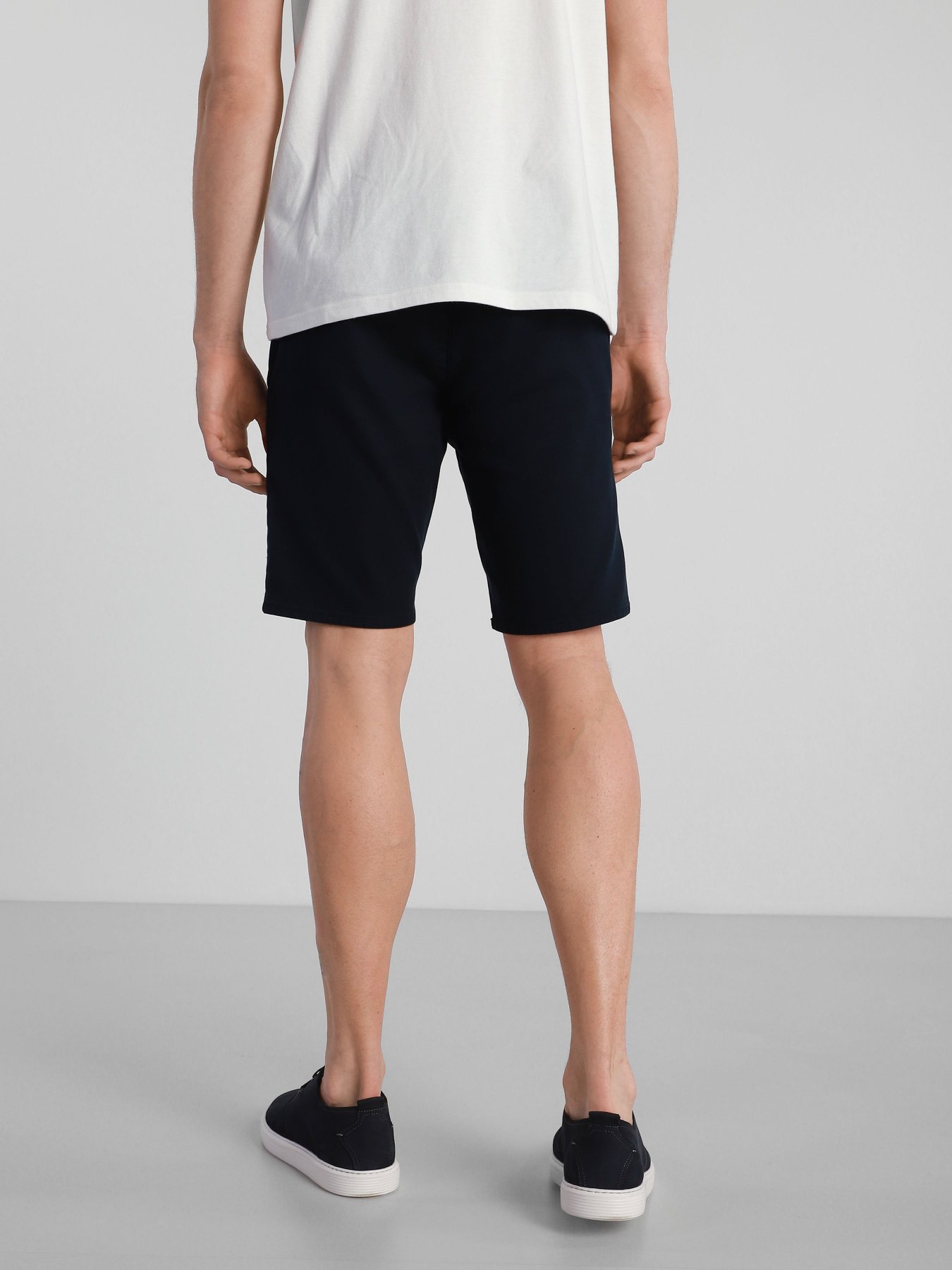 Повседневные шорты GUESS модель M1GD05-WDP31-G77G Фото