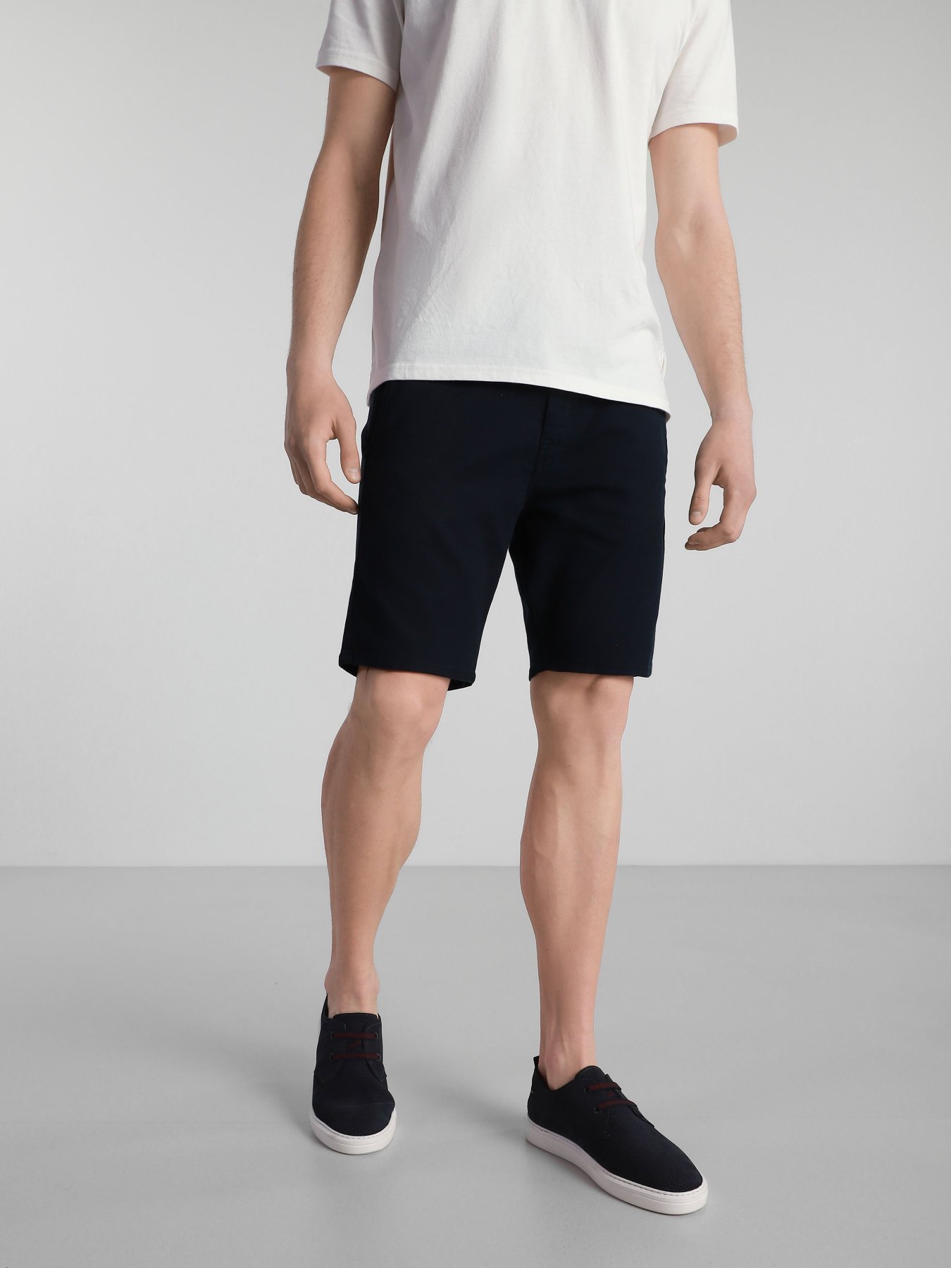 Повседневные шорты GUESS модель M1GD05-WDP31-G77G Фото